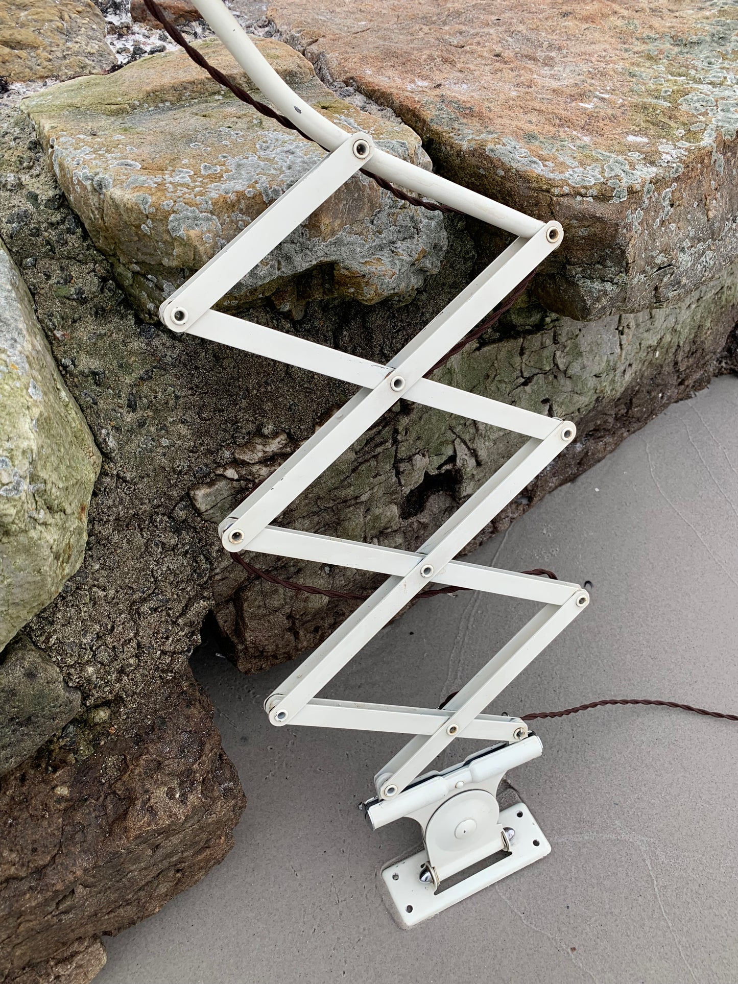 Kaiser Idell 6614 - Originalkräm (den stora modellen)