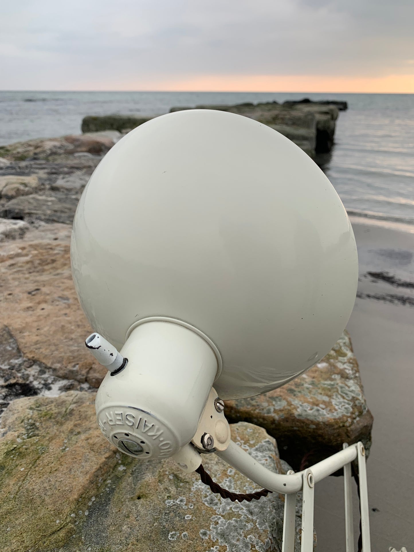 Kaiser Idell 6614 - Originalkräm (den stora modellen)