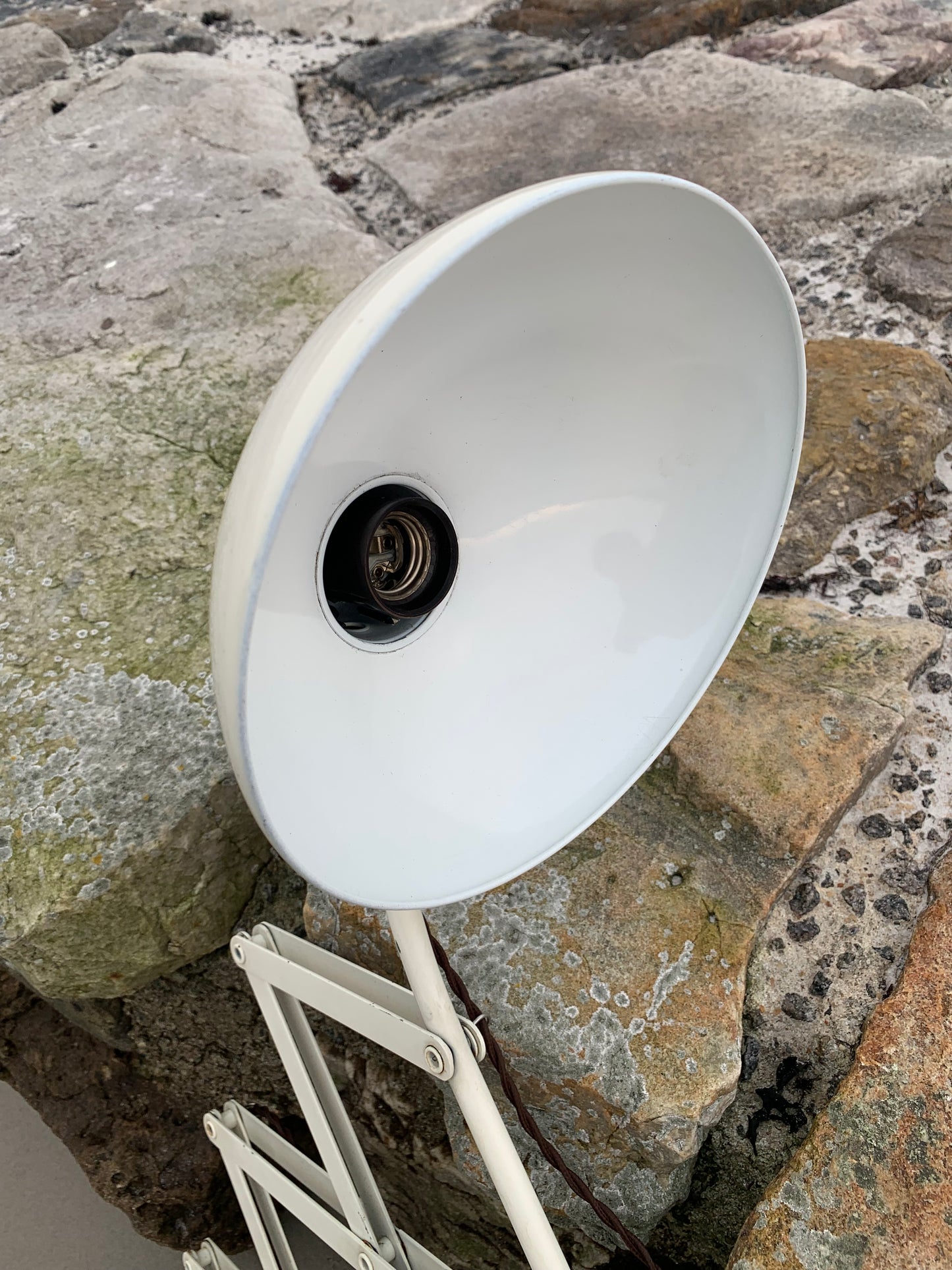 Kaiser Idell 6614 - Originalkräm (den stora modellen)