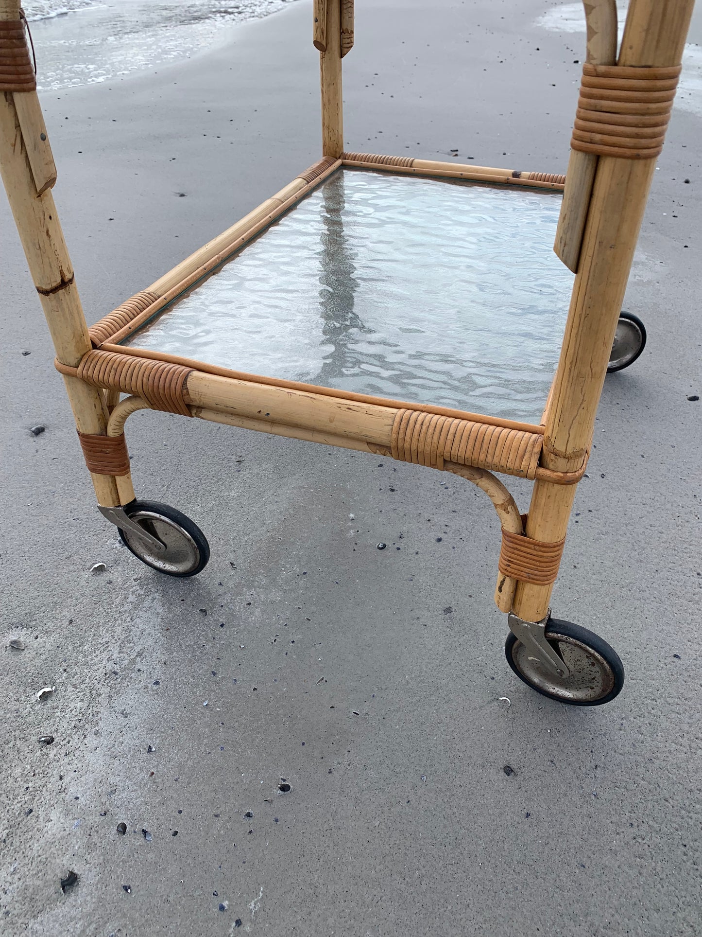 Rullbord/vagn i bambu