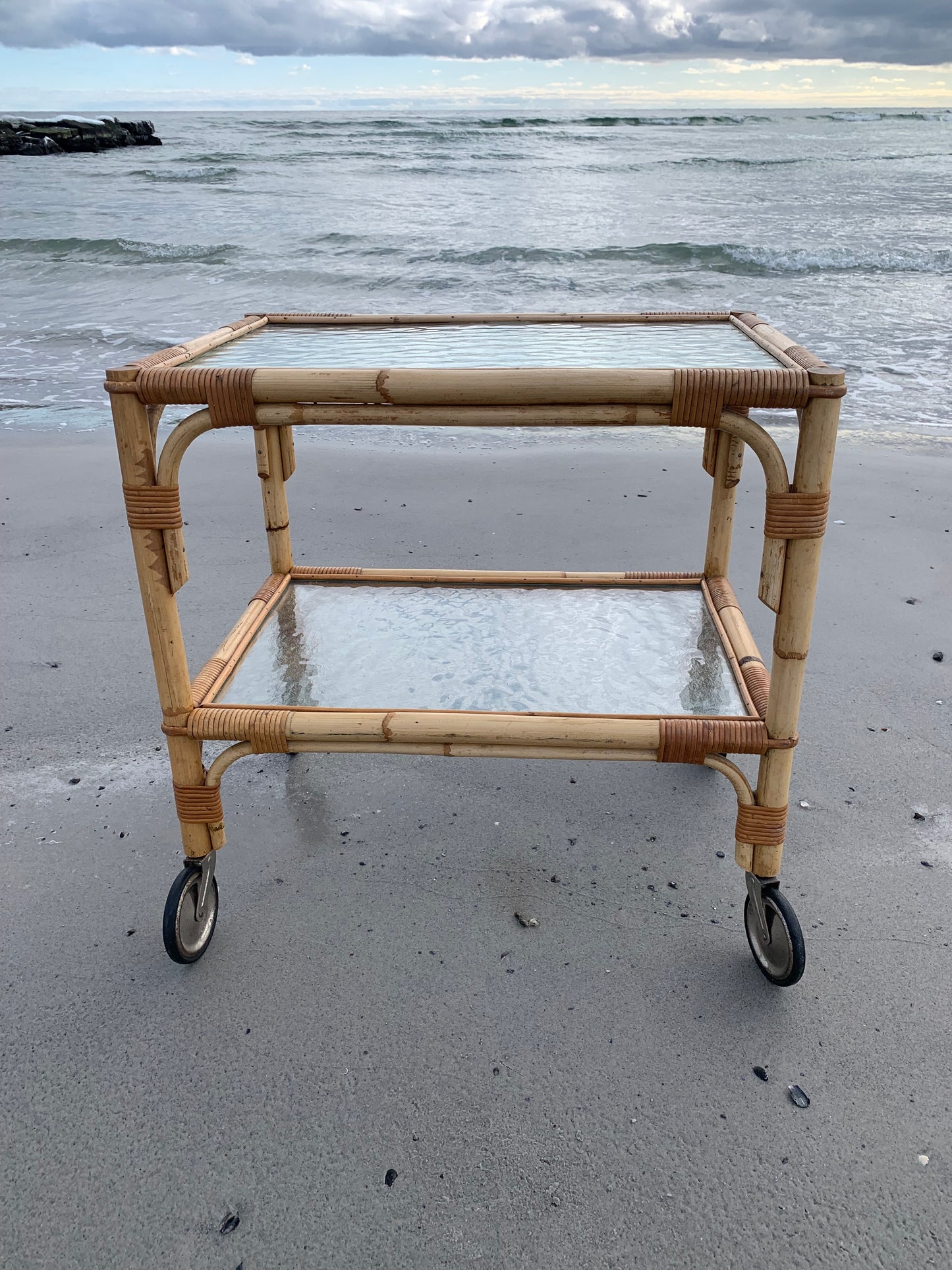 Rullbord/vagn i bambu