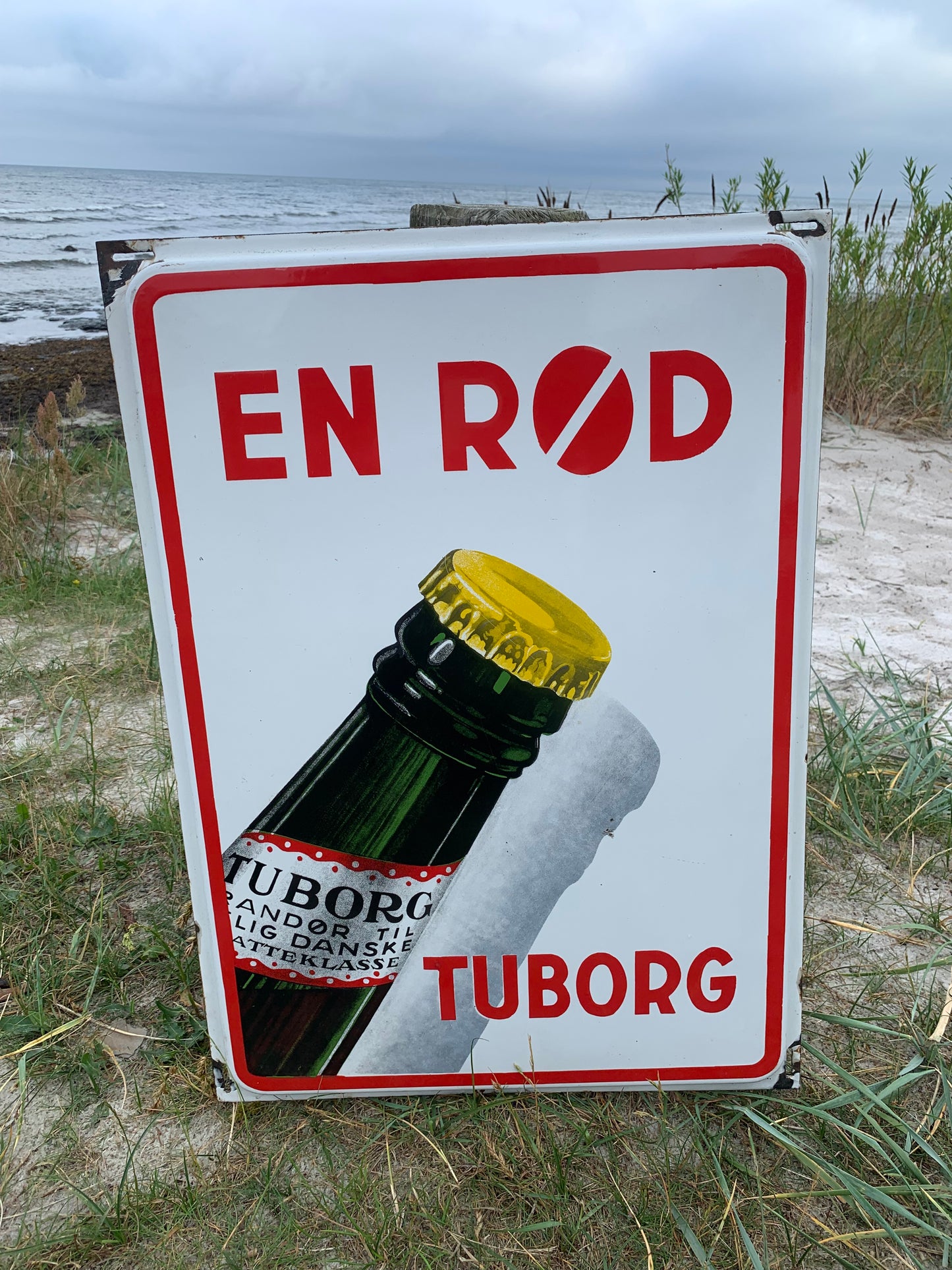 Emaljskylt - "Röd Tuborg"