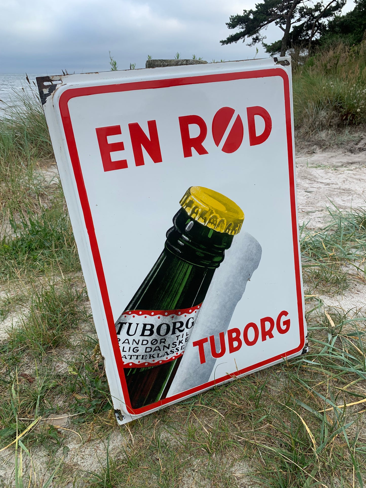 Emaljskylt - "Röd Tuborg"