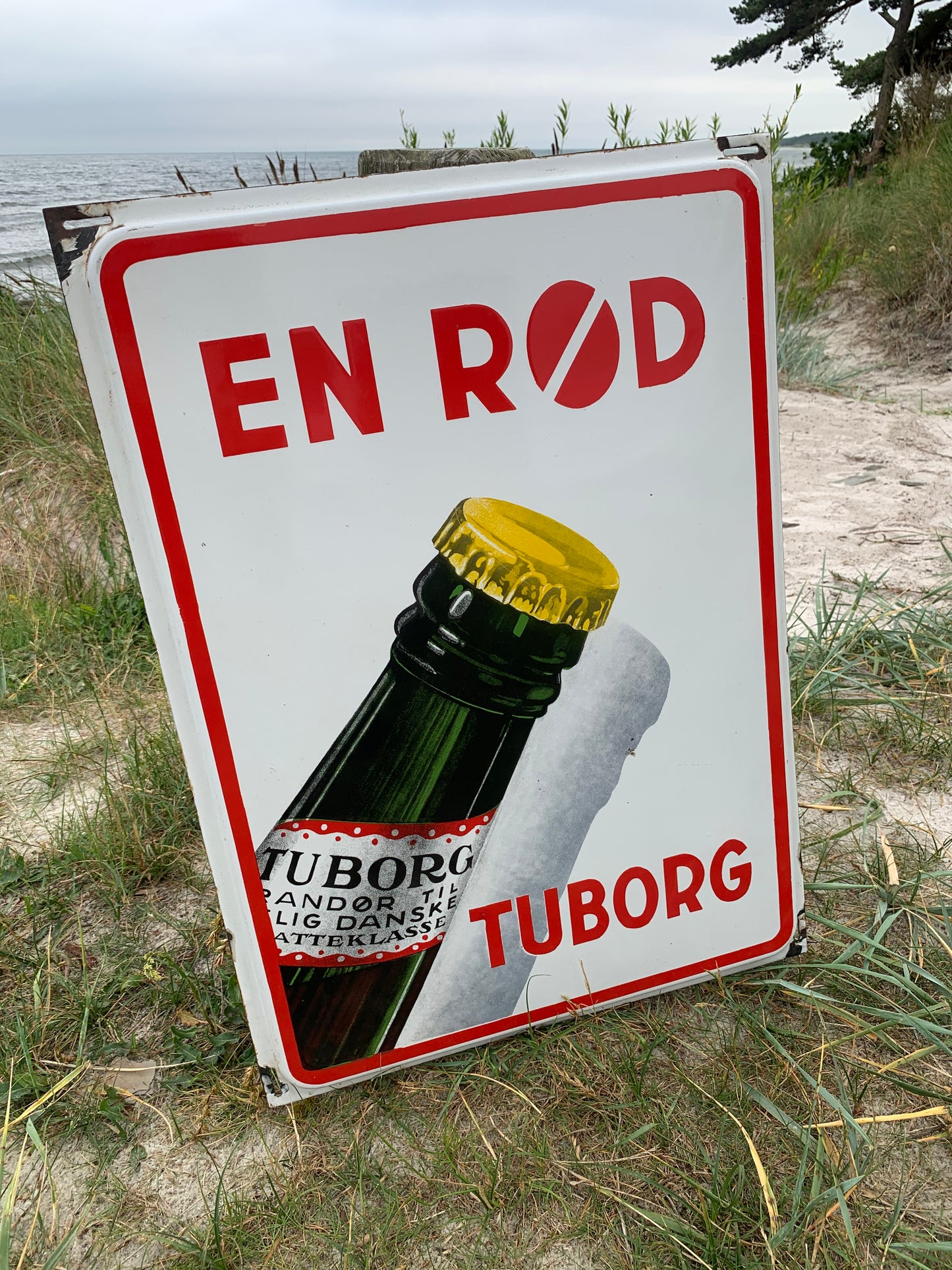 Emaljskylt - "Röd Tuborg"