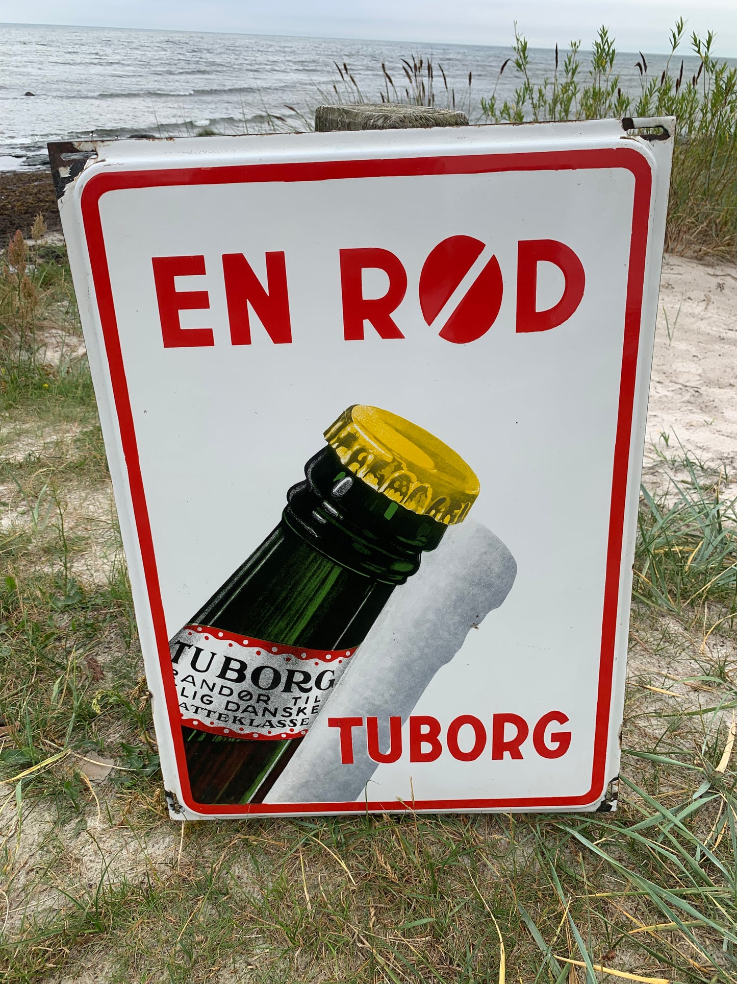 Emaljskylt - "Röd Tuborg"