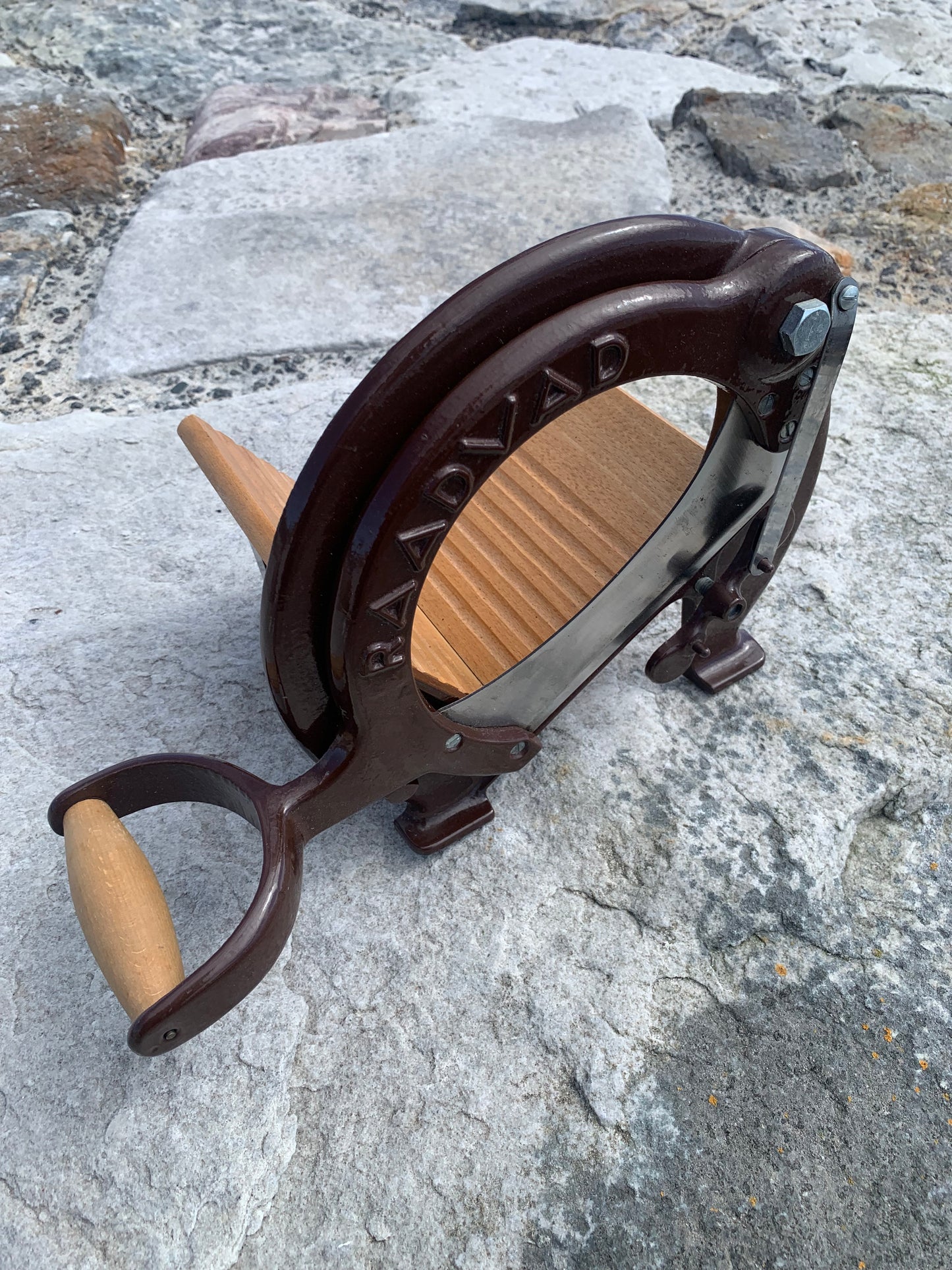 Raadvad brödskärare