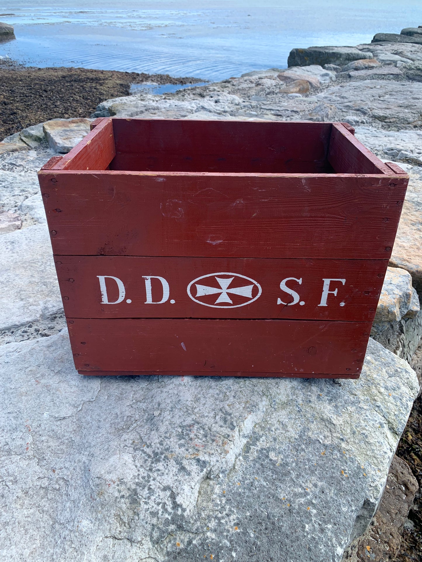 Låda från De Danske Spritfabrikker - D.D.S.F