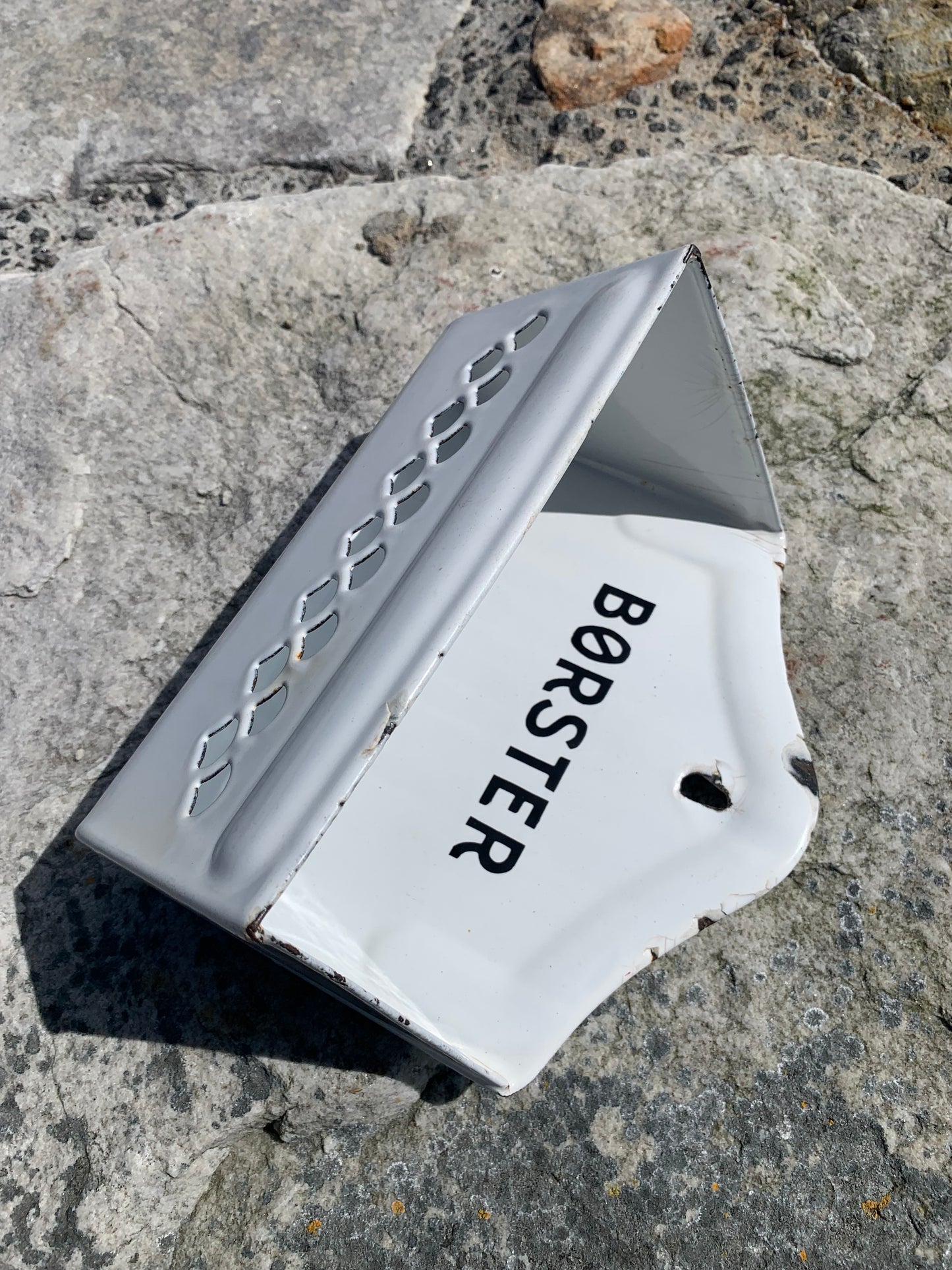 Glud och Marstrand - Förvaring för borstar
