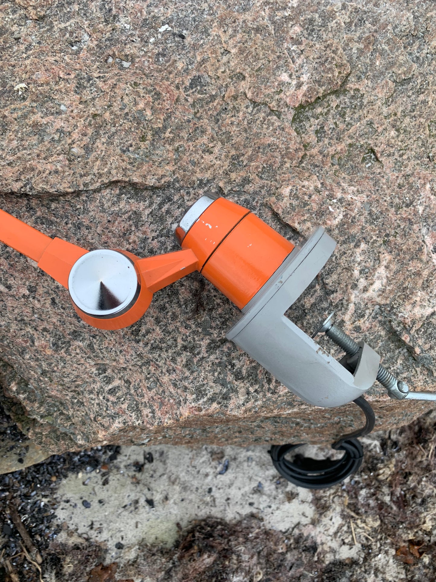 Jieldé-lampa med bordsfäste