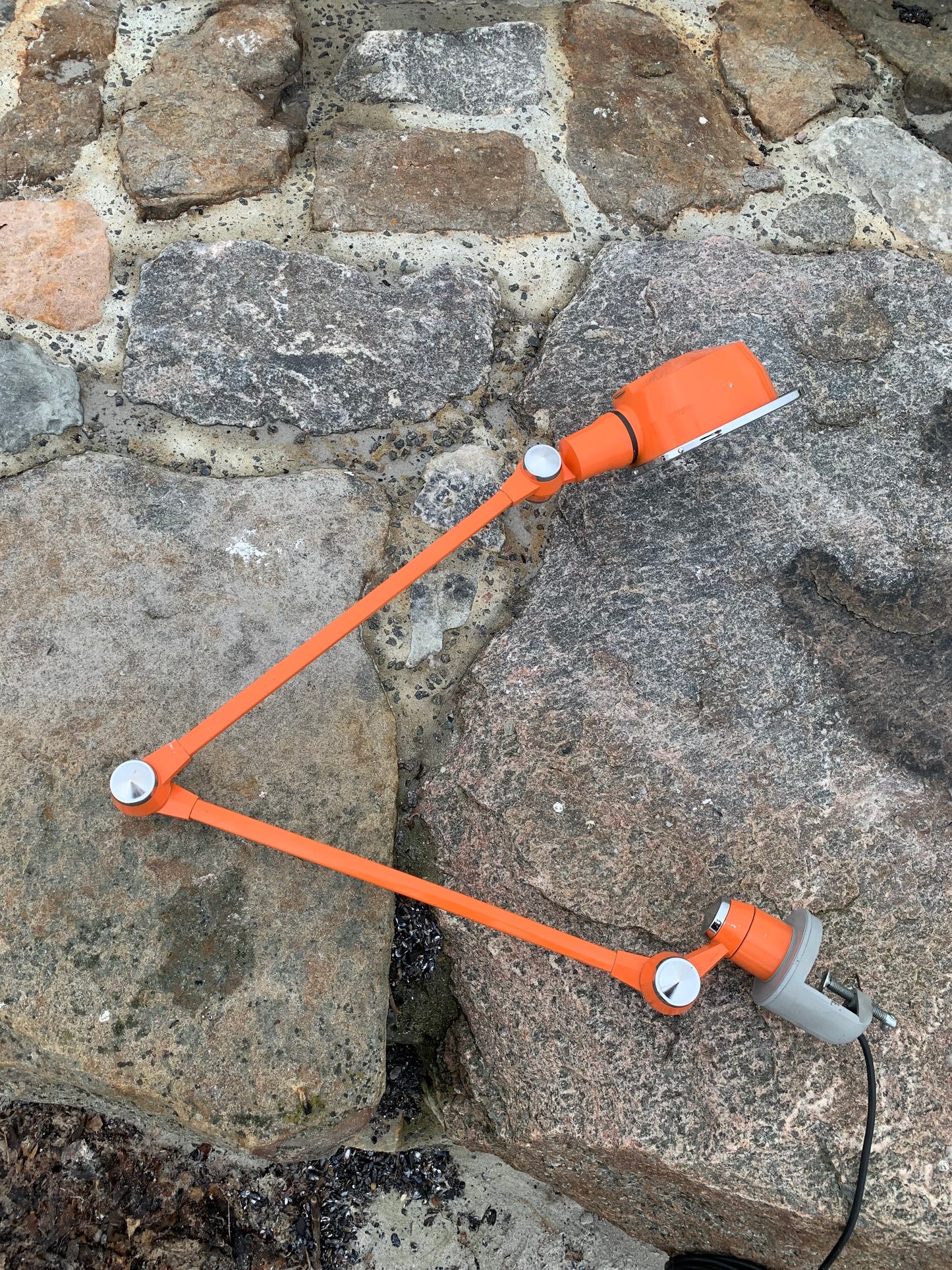 Jieldé-lampa med bordsfäste