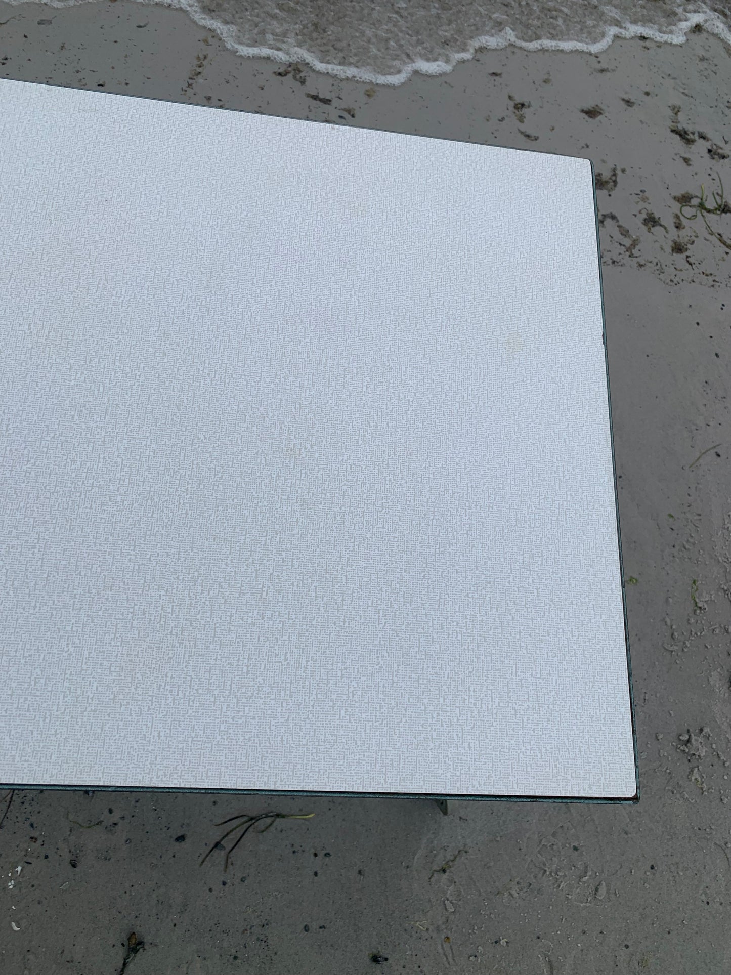Industriellt bord med hjul