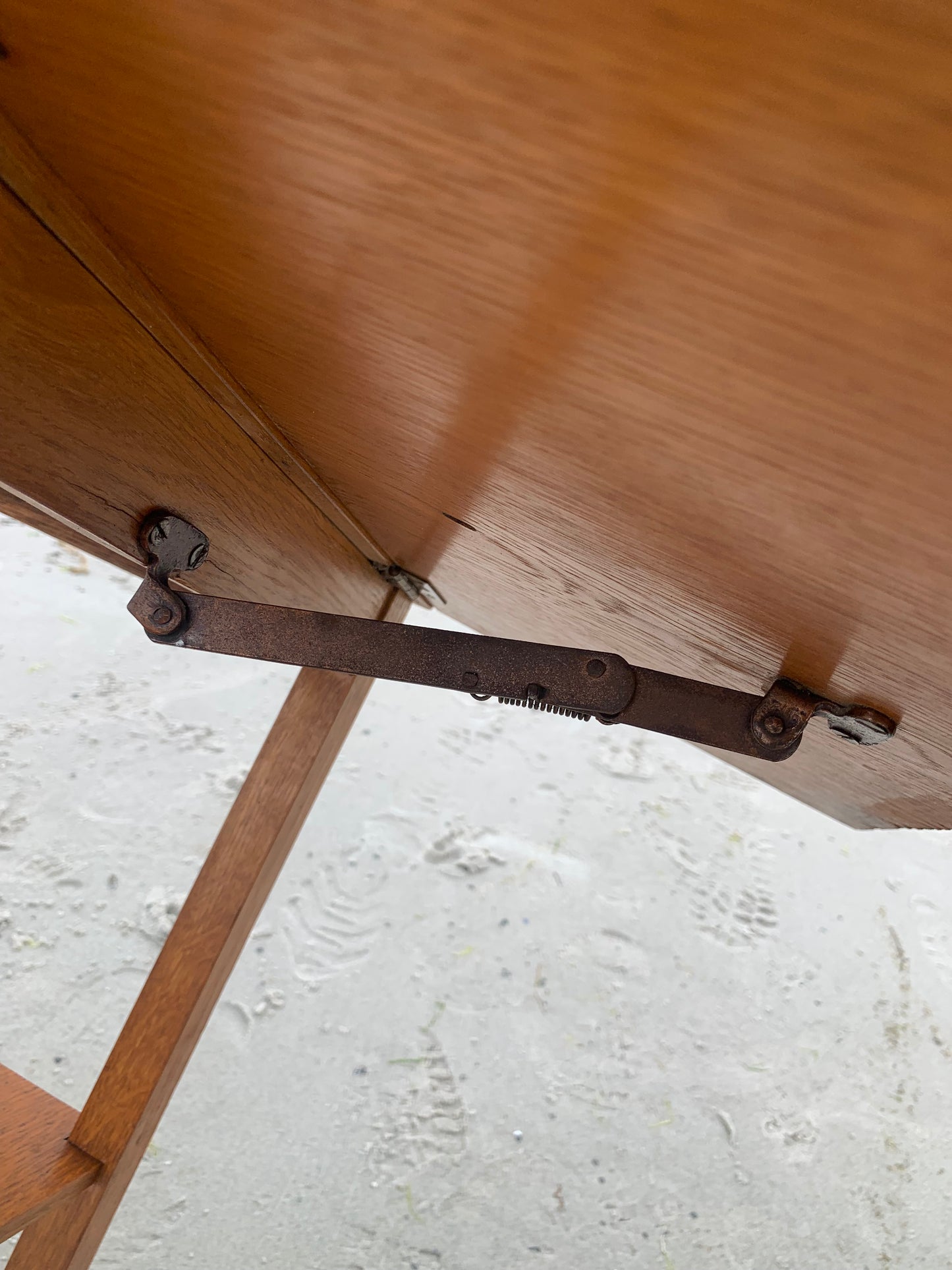 Klapbord med hjul og mange detaljer