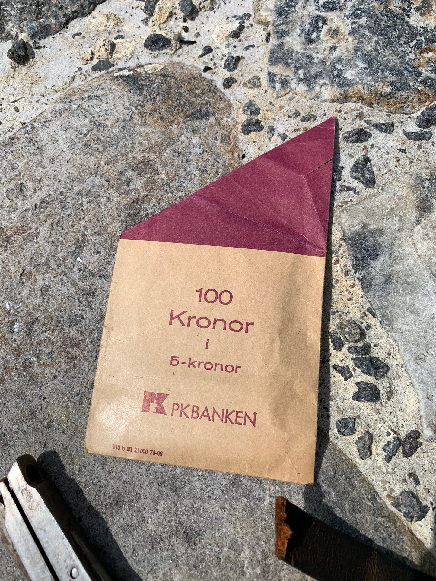 Ledarväska med diverse tillbehör