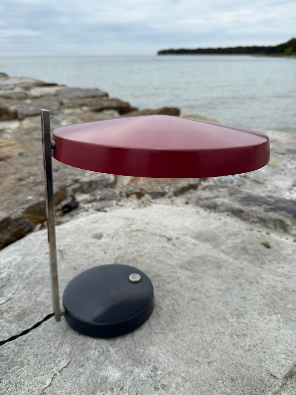 Hillebrand “Oslo” designet af Dr. Heinz Georg Pfaender i 1961 - Original Bordeaux (Vandt den prestigefyldte IF Design Award i 1962)