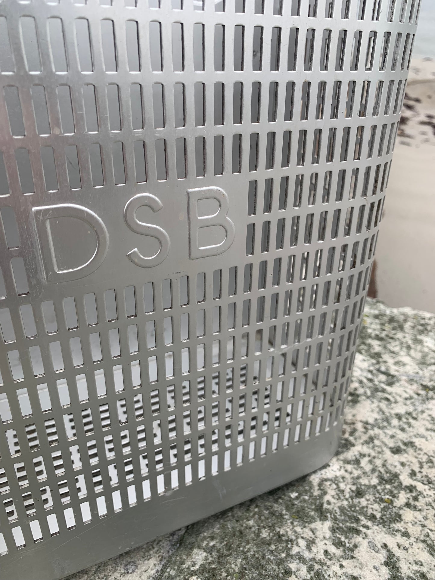 DSB soptunna med logotyp