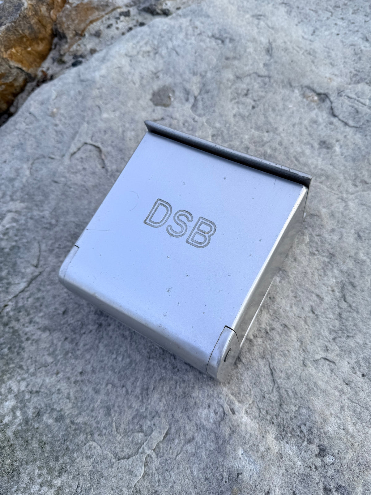 DSB Askfat med logotyp