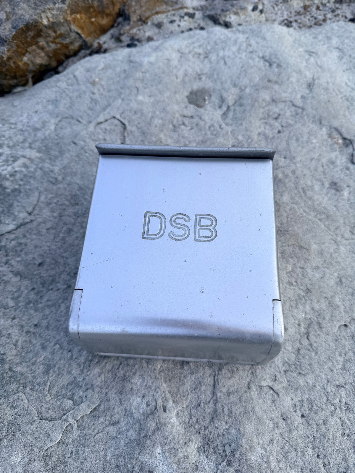 DSB Askfat med logotyp
