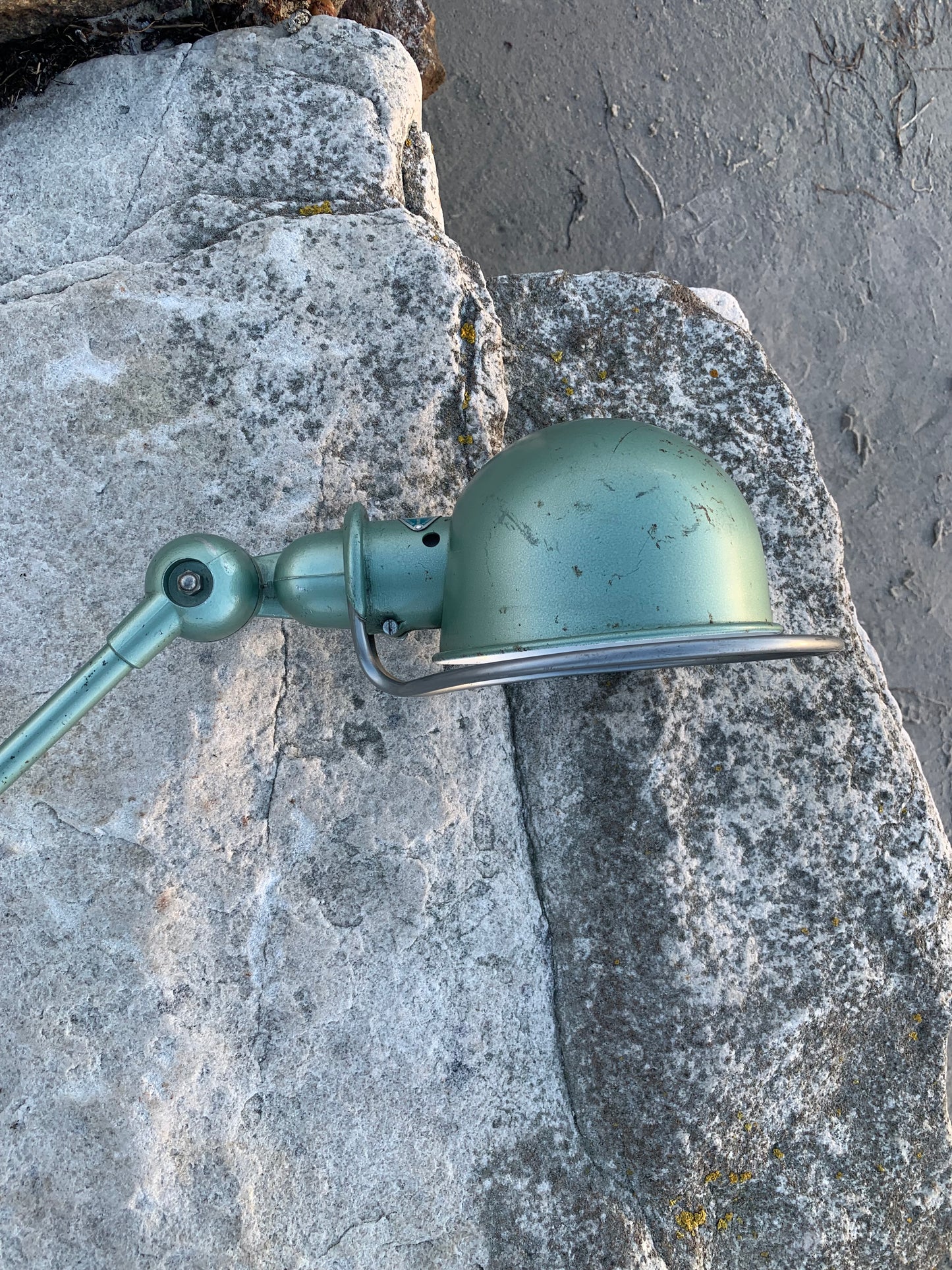Jieldé med 2 armar och bordsbeslag - Grön
