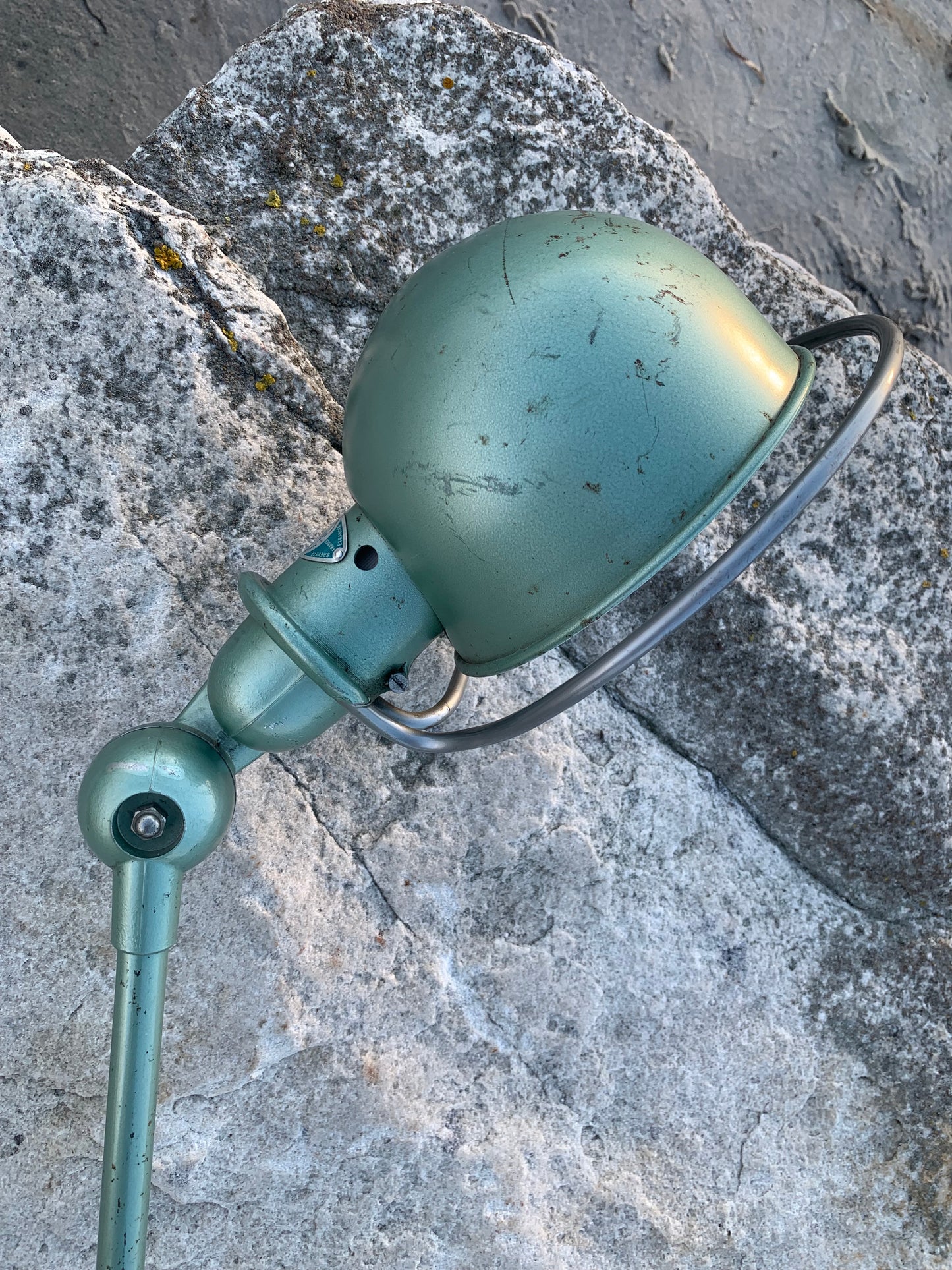 Jieldé med 2 armar och bordsbeslag - Grön