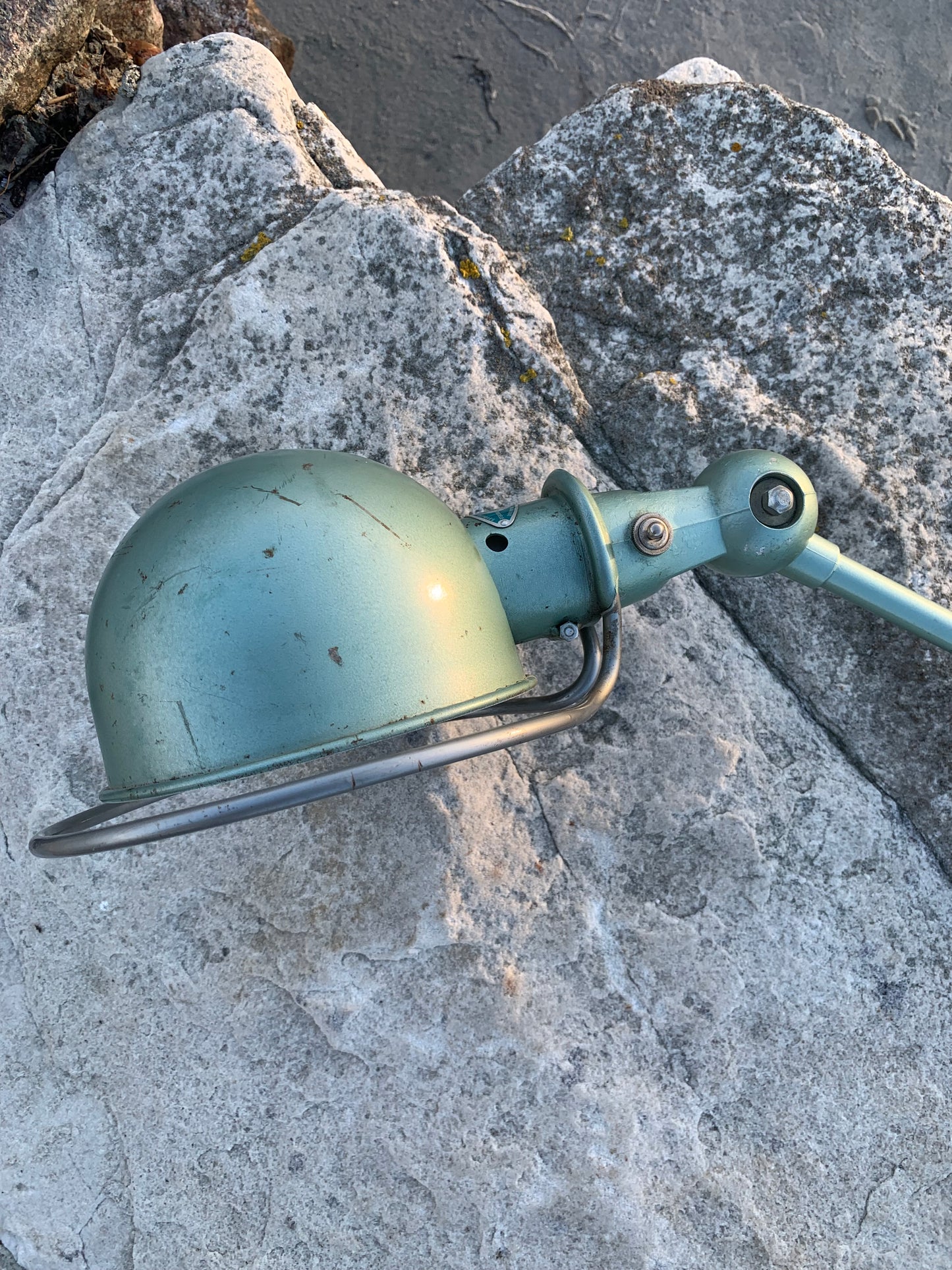 Jieldé med 2 armar och bordsbeslag - Grön