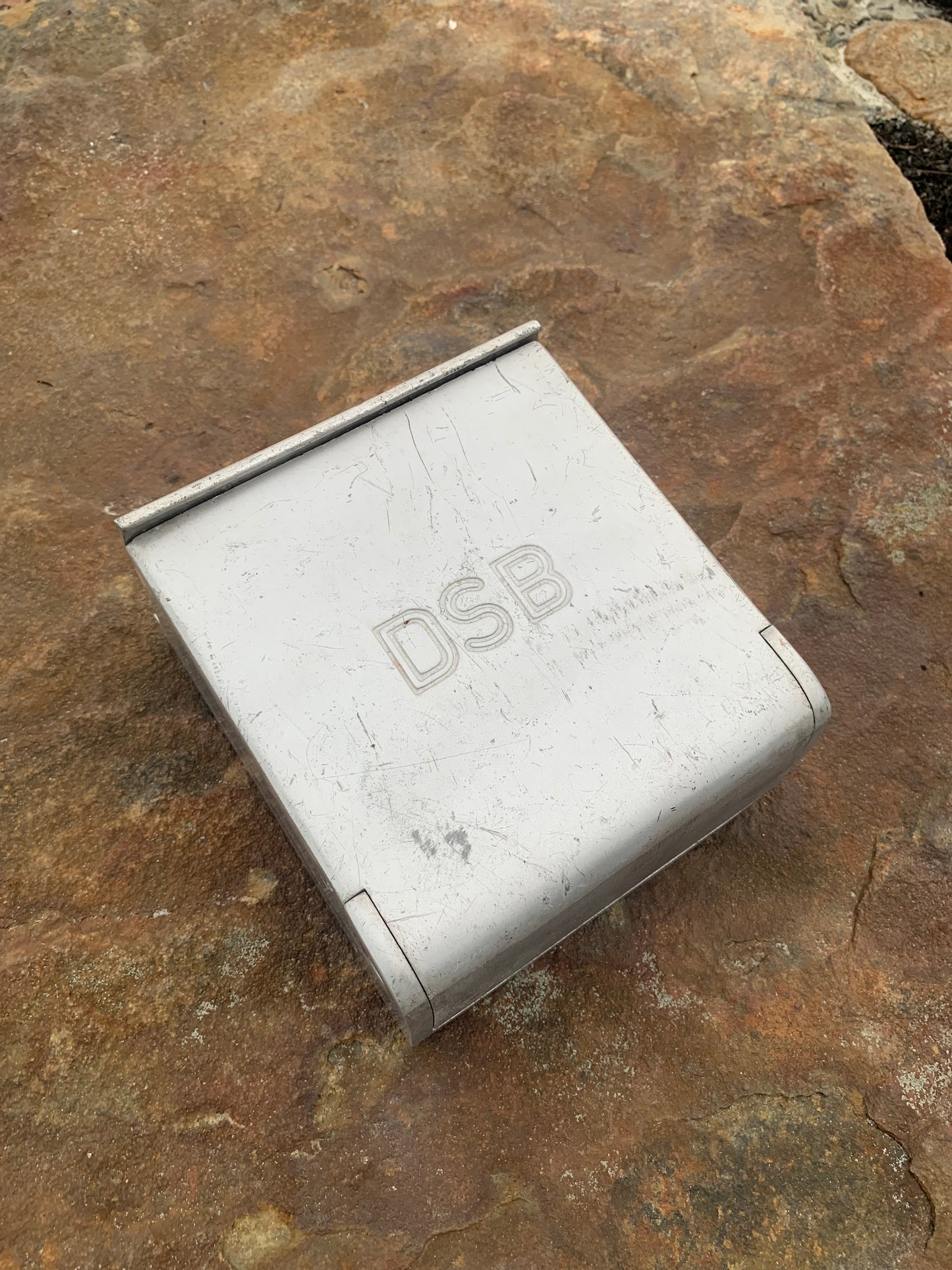 DSB askkopp med logotyp
