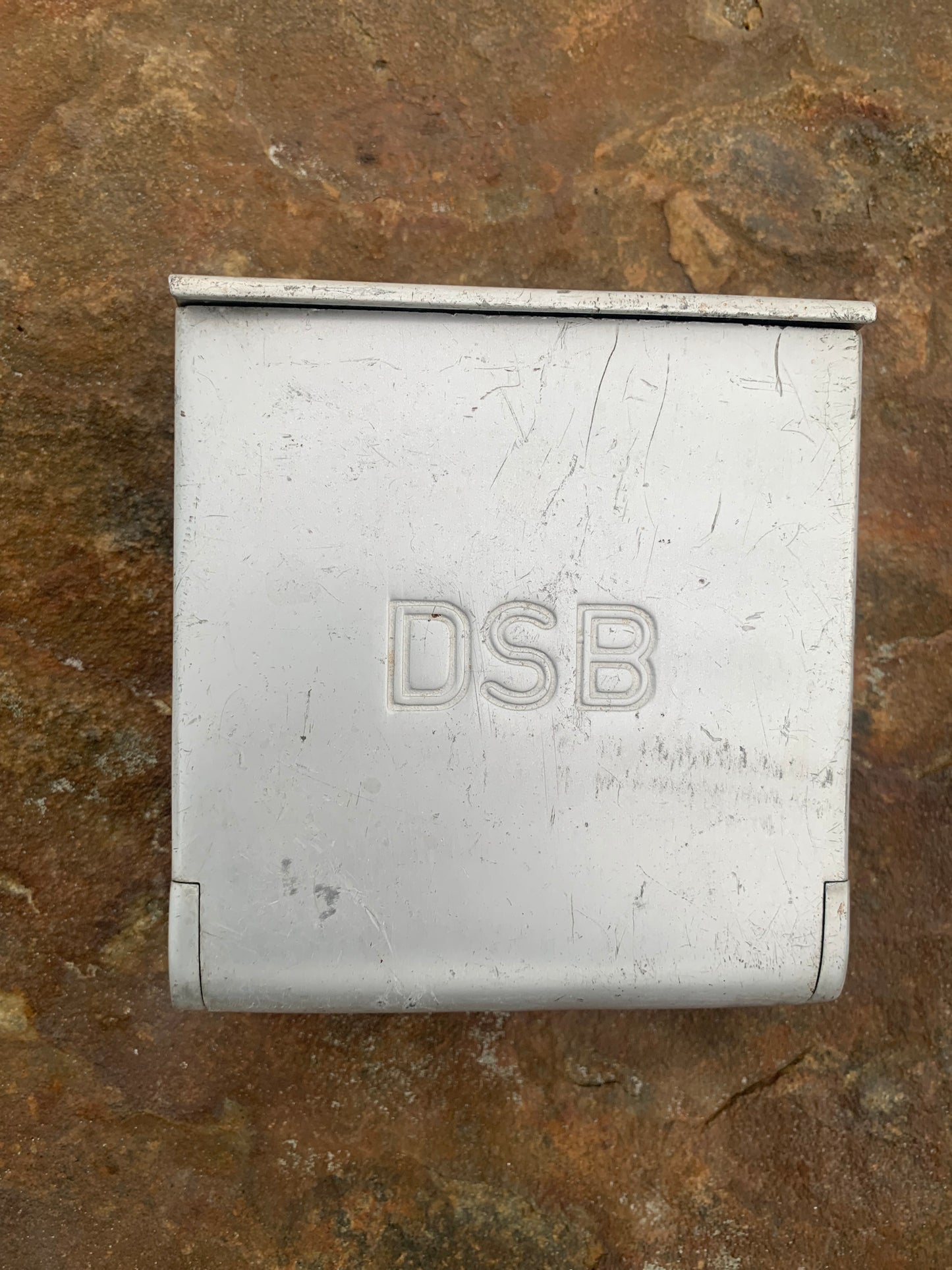 DSB askkopp med logotyp