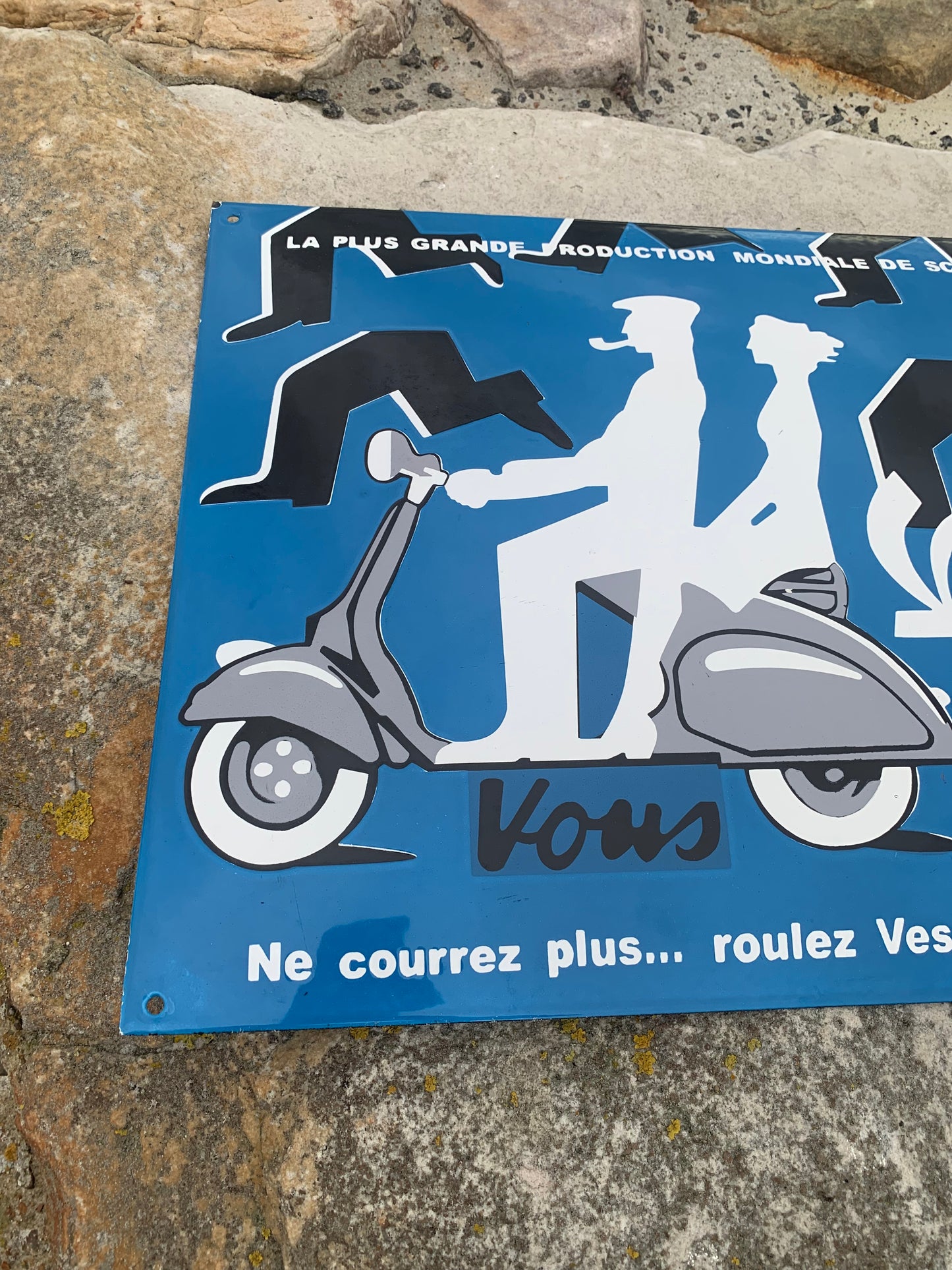 Vespa emaljskylt (kupad)