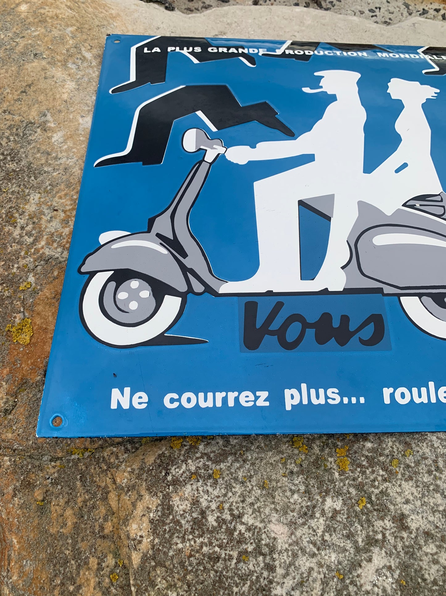 Vespa emaljskylt (kupad)