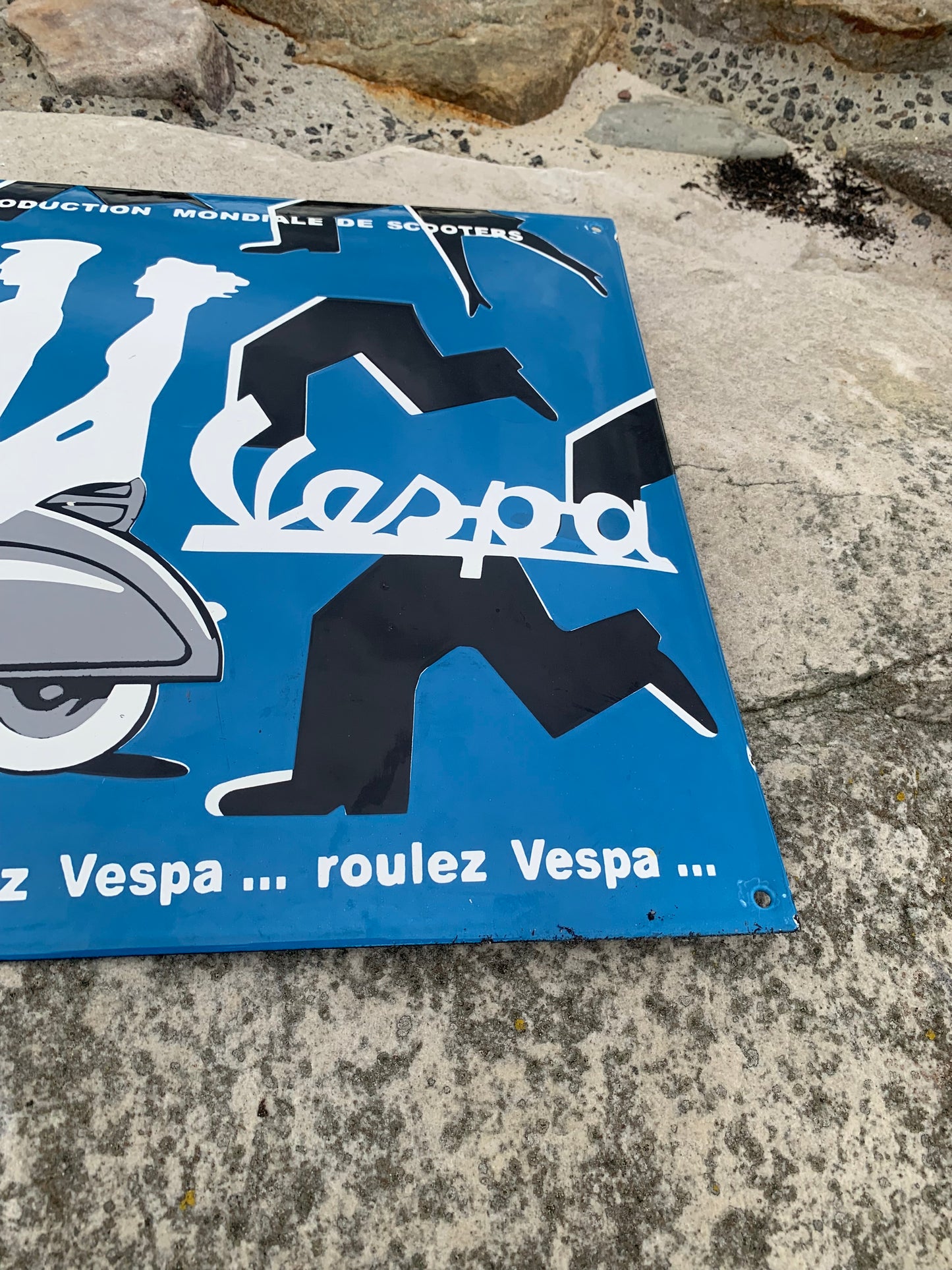 Vespa emaljskylt (kupad)