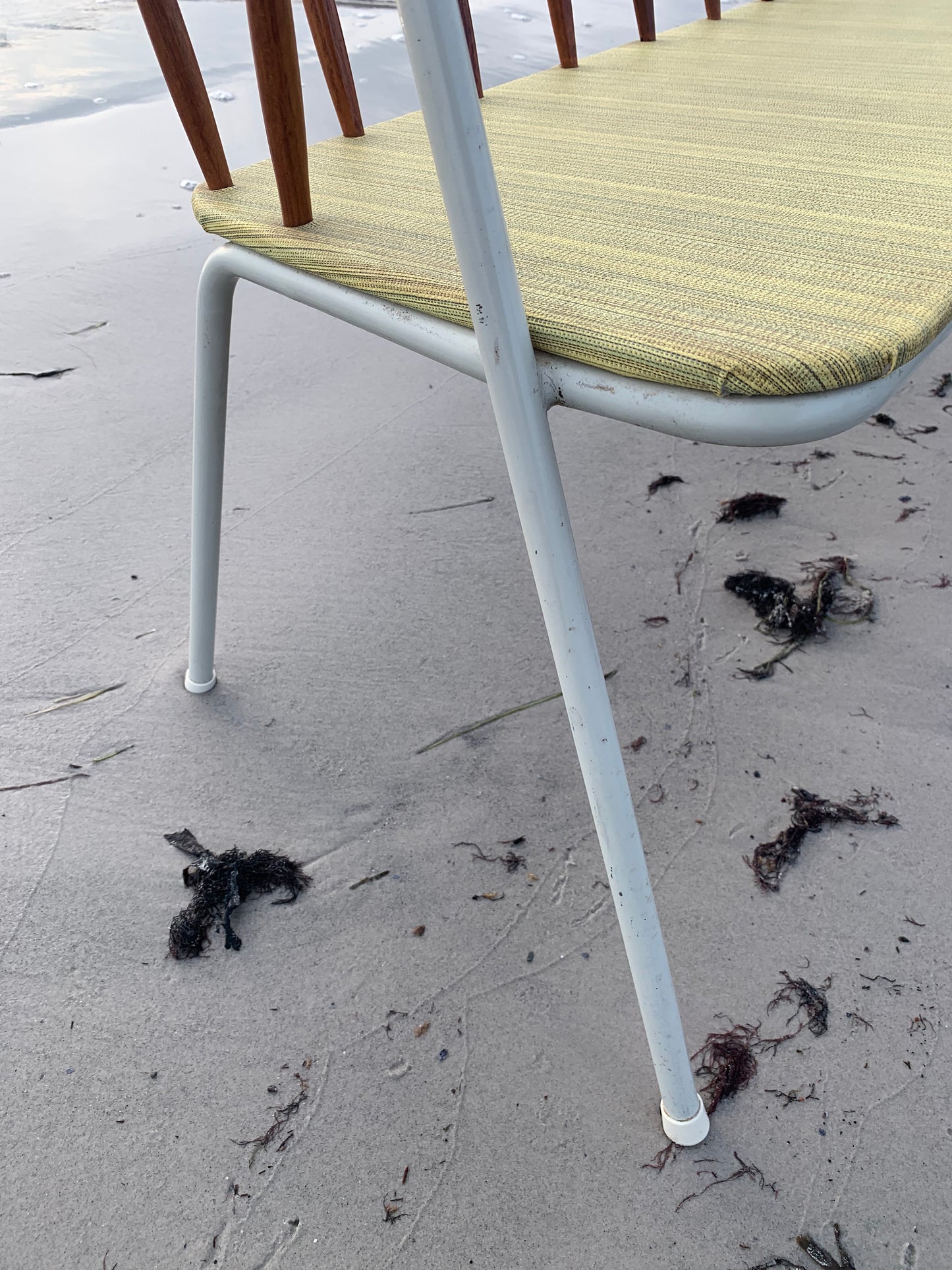 Bänk med fina trädetaljer