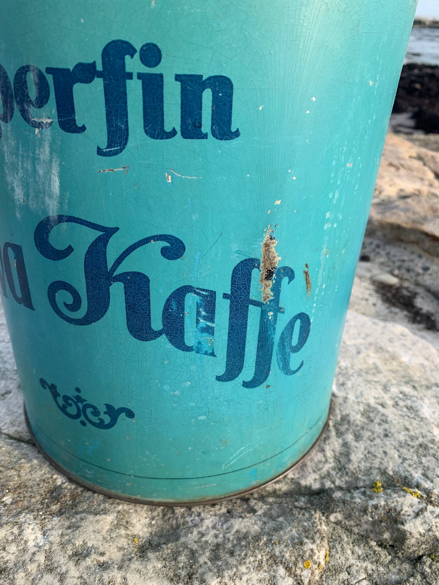 Mycket stor kaffeburk (samlarobjekt)