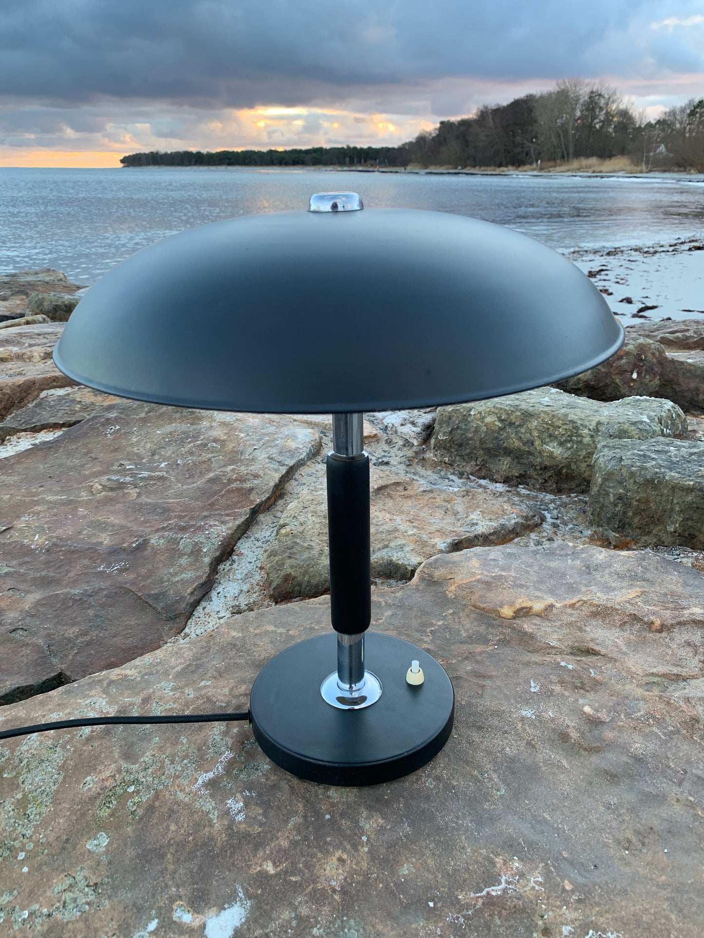 Kaiser Idell 6659 - Svart