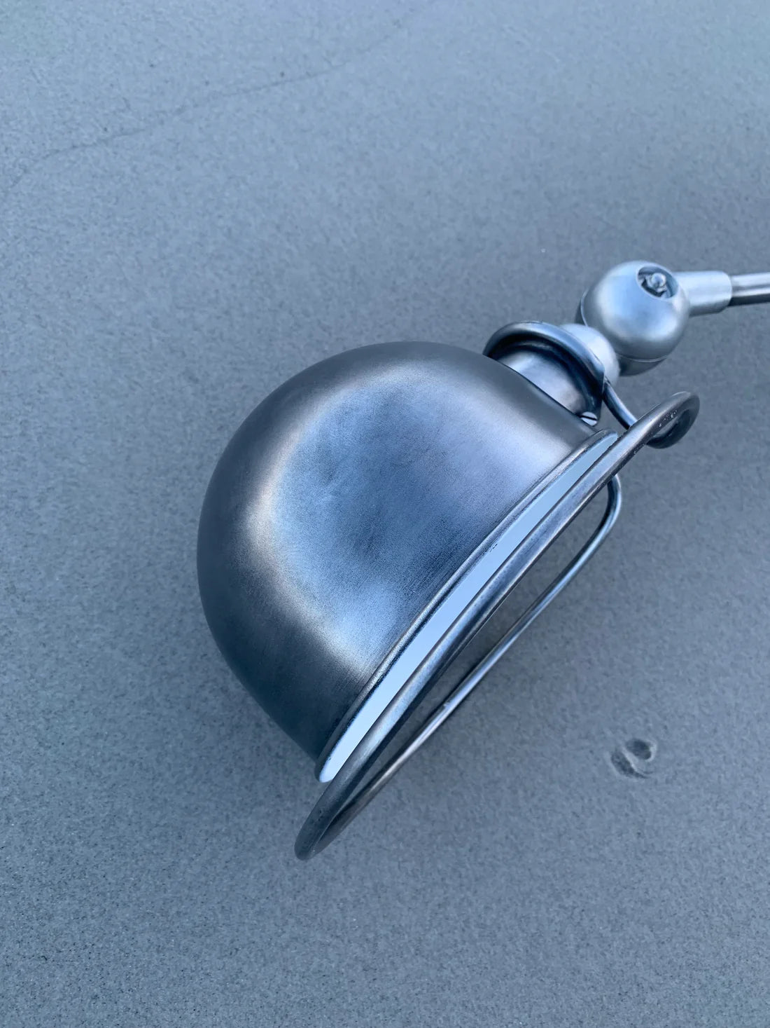 Jieldé bord/væg/loft lampe med lækkert bordbeslag