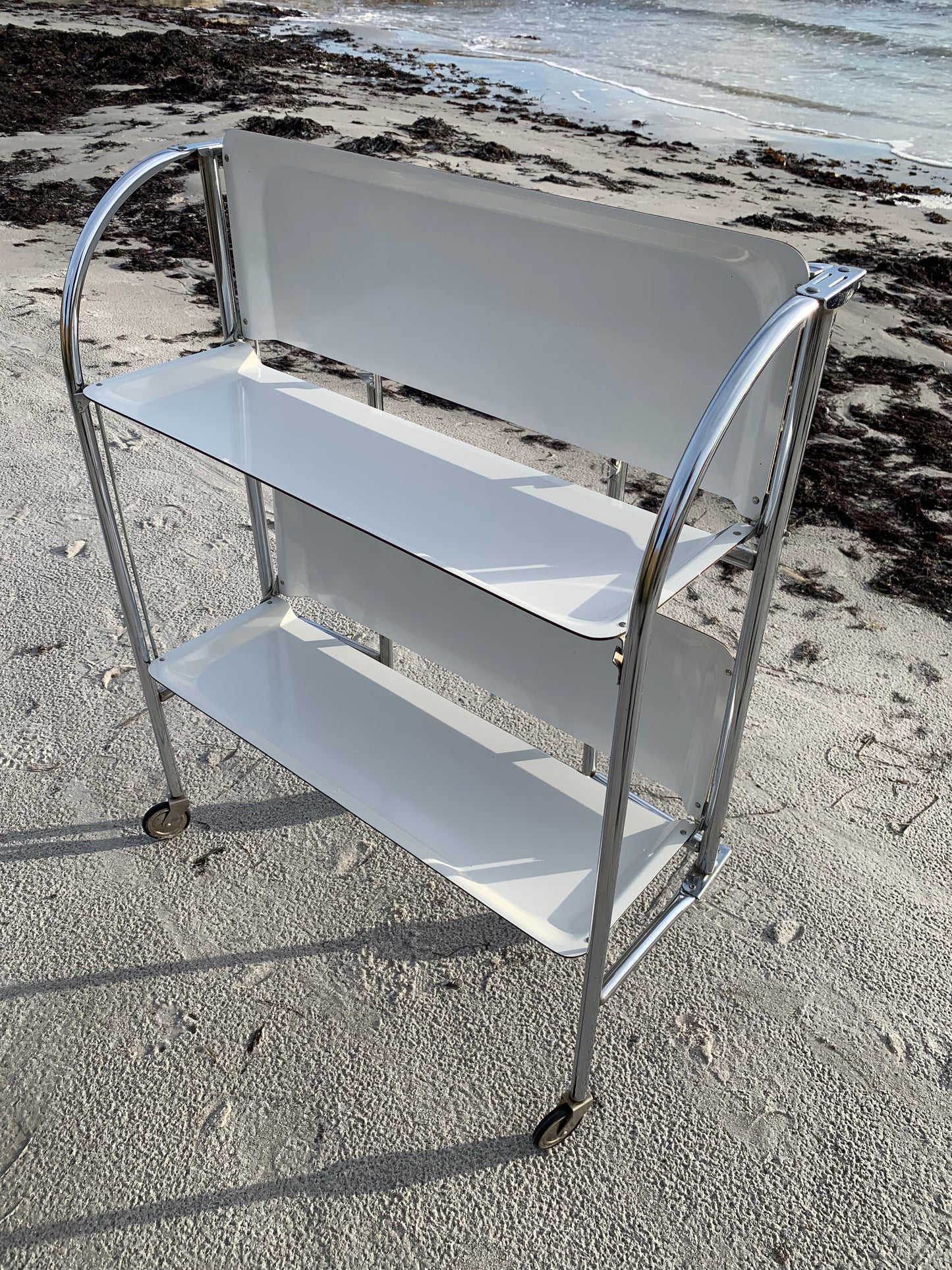 Hopfällbart barbord med hjul