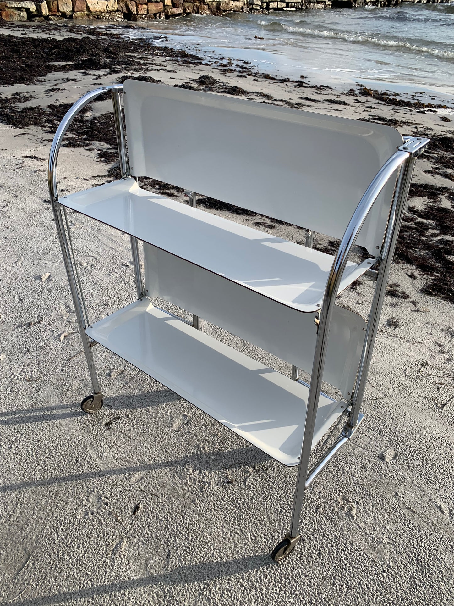 Hopfällbart barbord med hjul