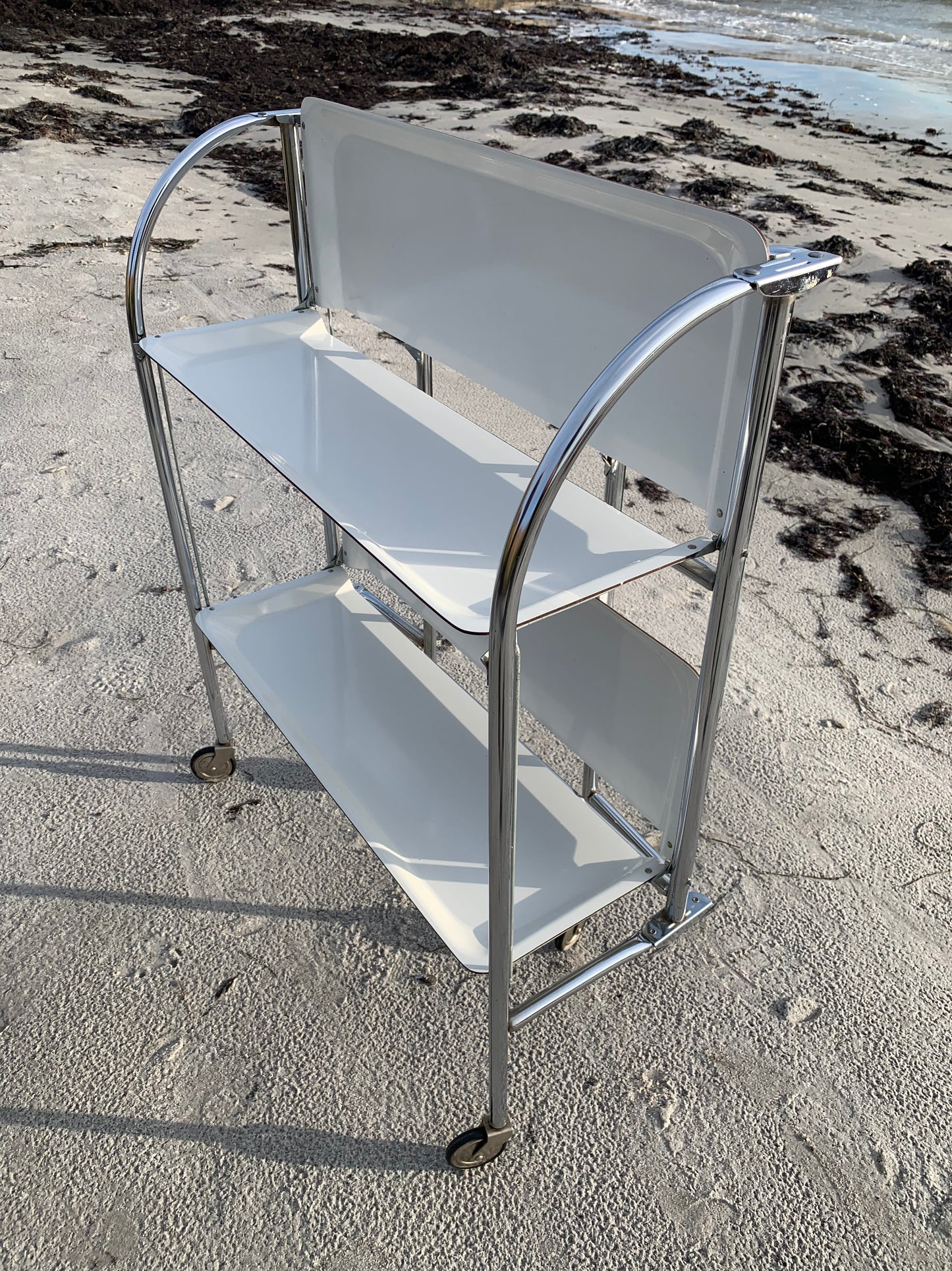 Hopfällbart barbord med hjul