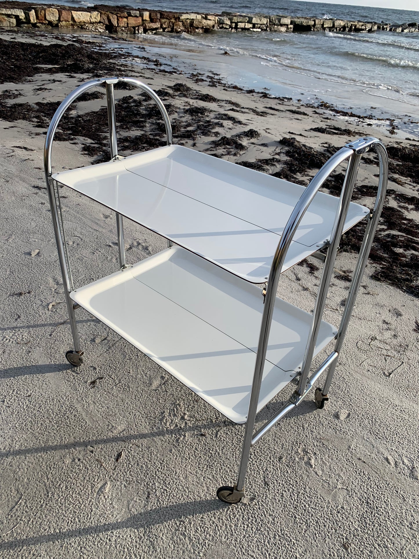 Hopfällbart barbord med hjul