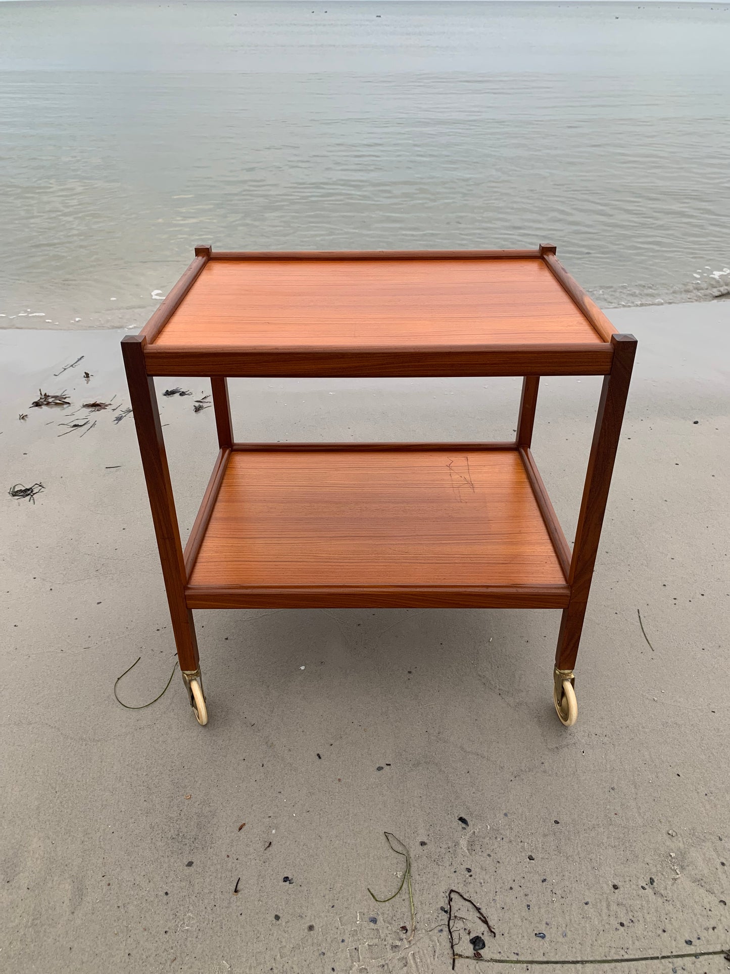 Serveringsvagn med hjul