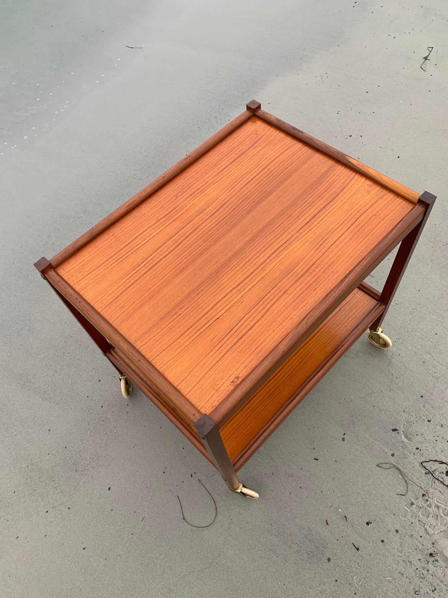 Serveringsvagn med hjul