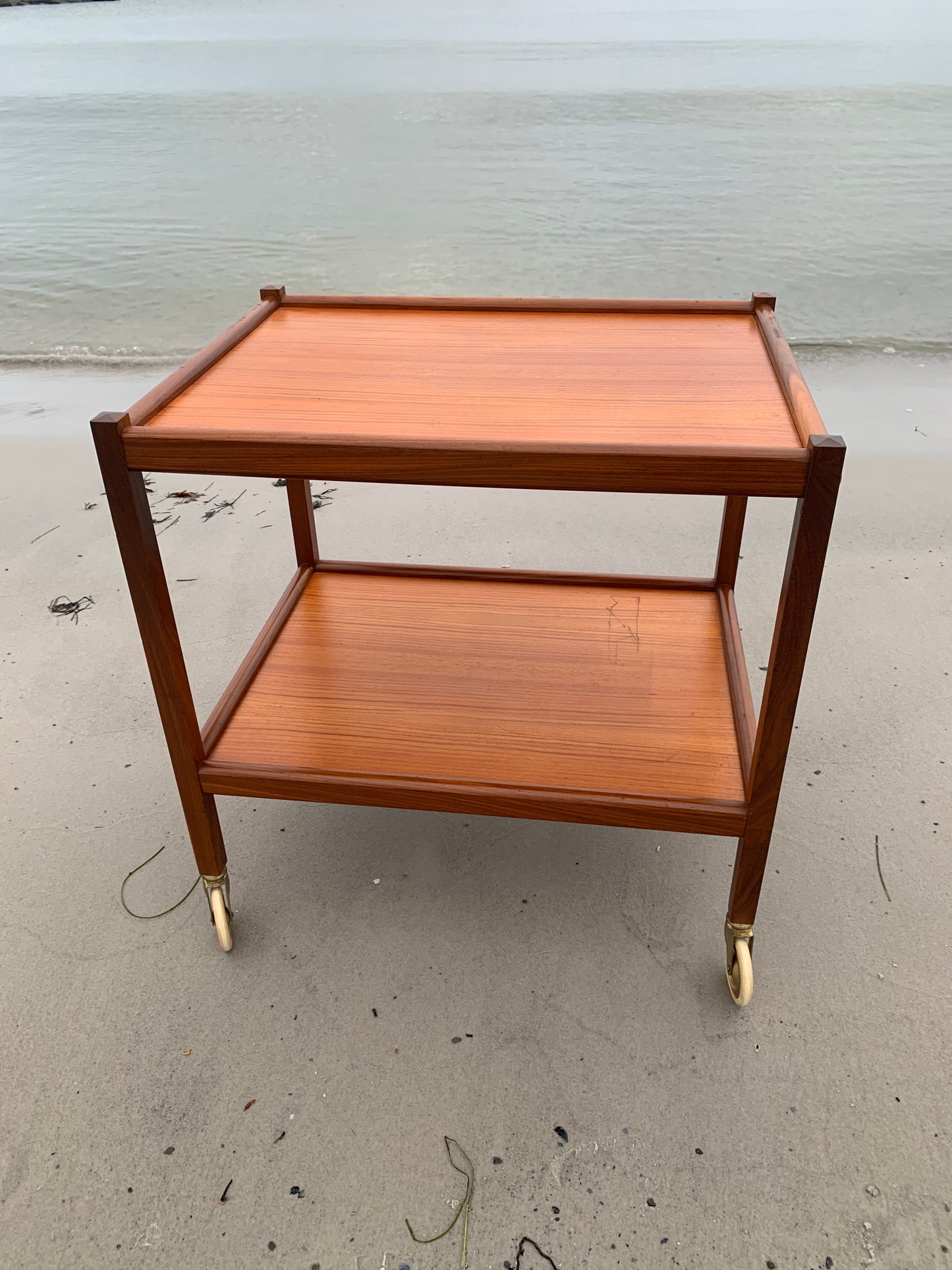 Serveringsvagn med hjul