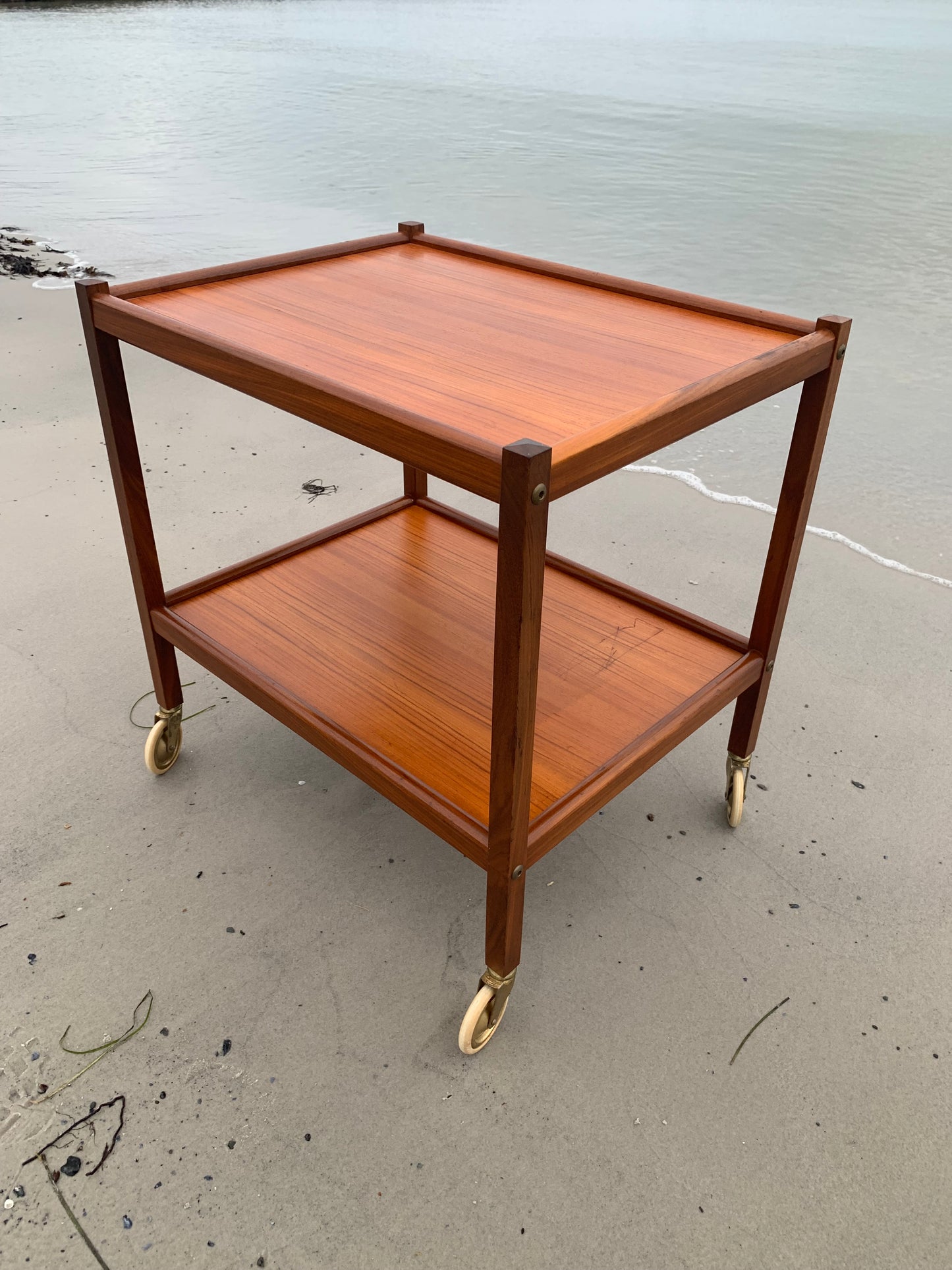 Serveringsvagn med hjul