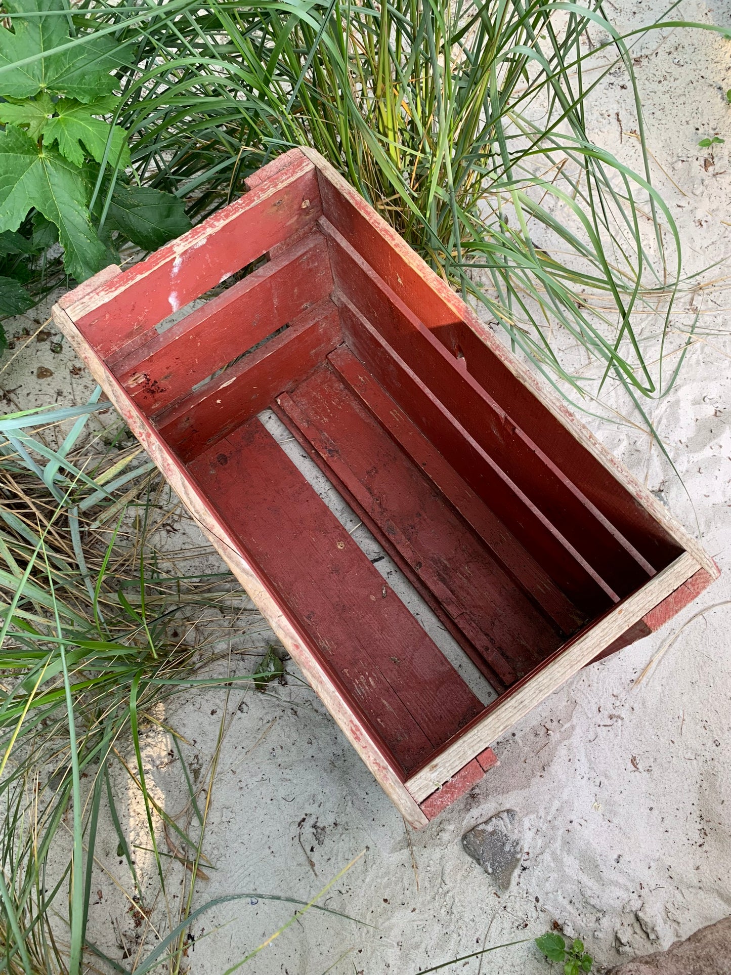 Vacker gammal låda från fruktträdgårdar i Langedeby