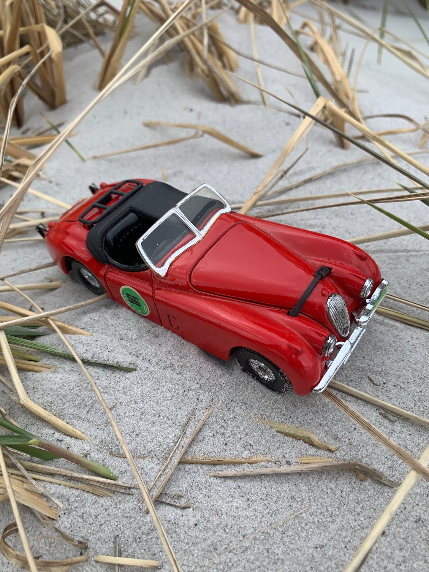 Röd Jaguar XK 120