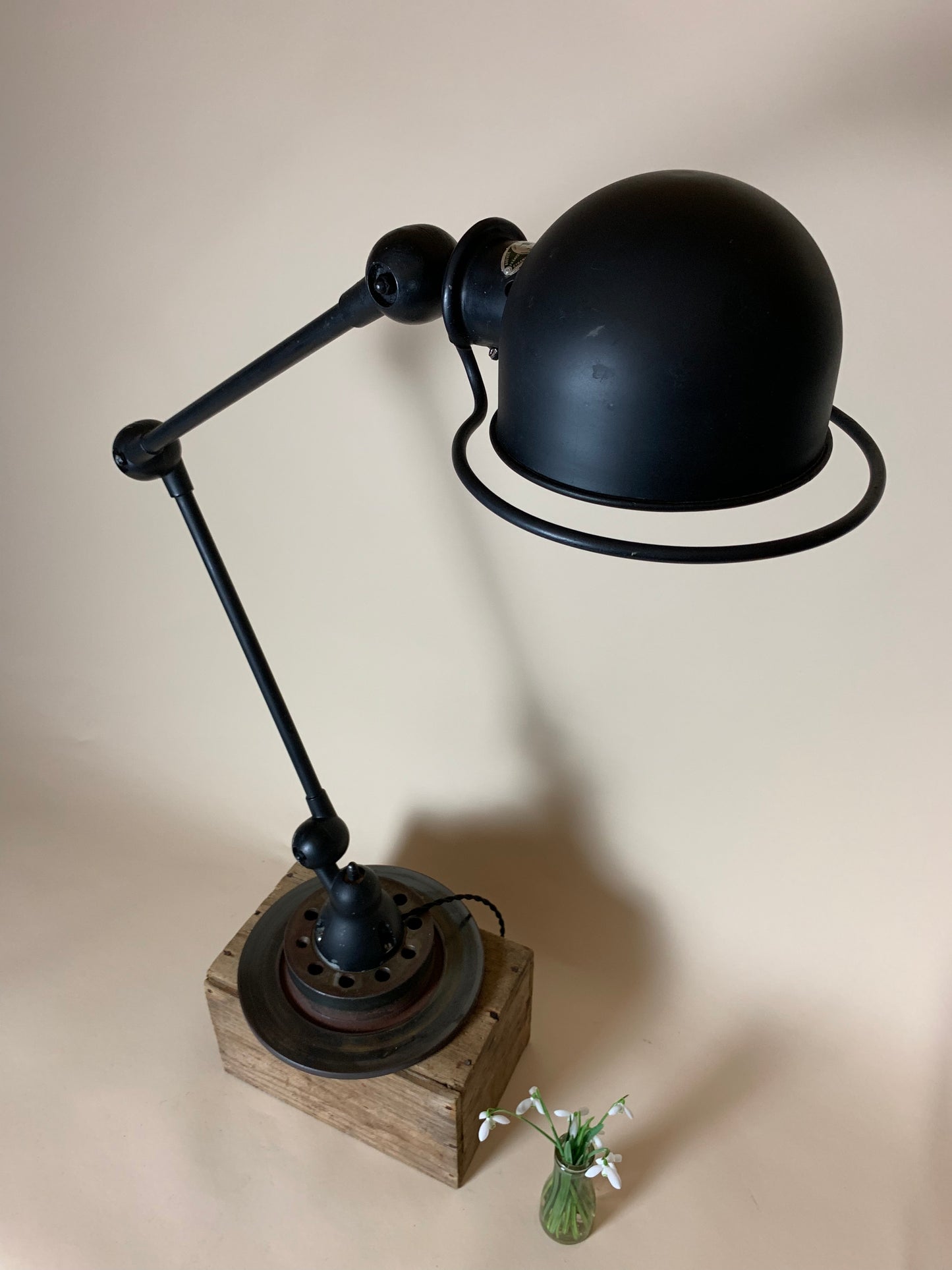 Svart Jieldé vägg- eller bordslampa med strömbrytare
