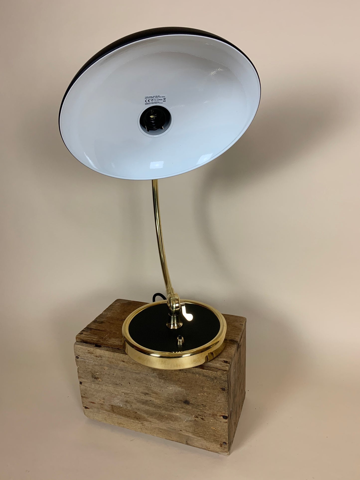 Kaiser Idell bordslampa - Mattsvart med mässing
