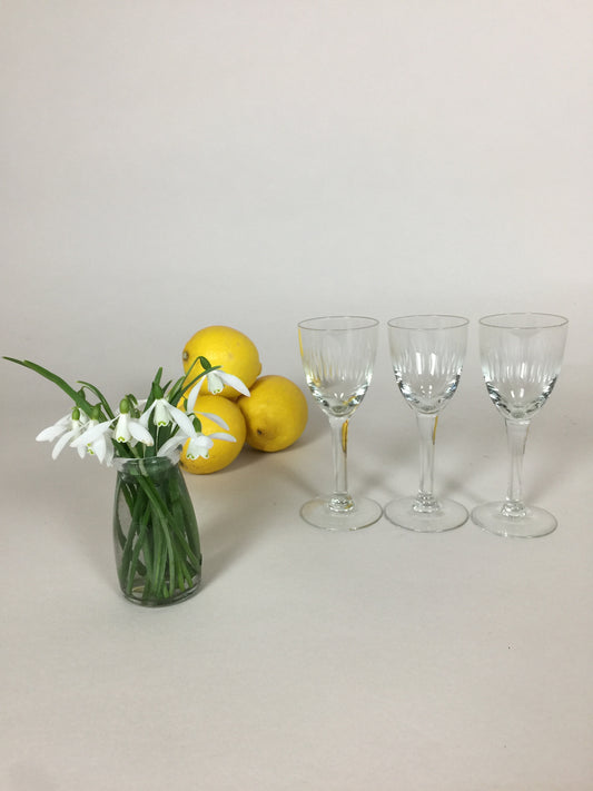 Tre vackra glas (tre stycken säljs tillsammans)