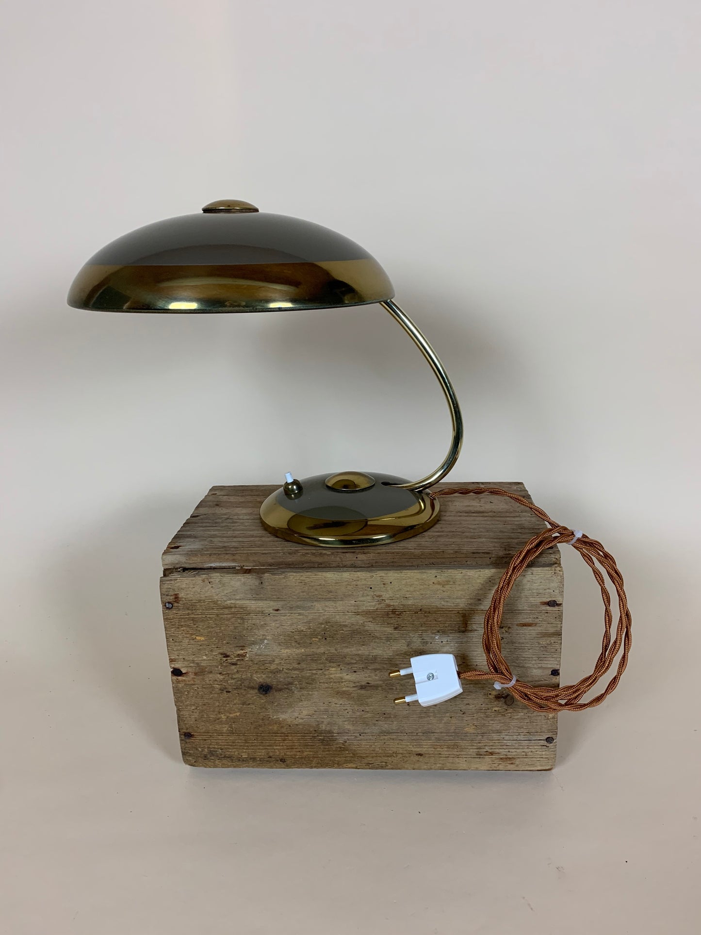 Helo vintage lampa