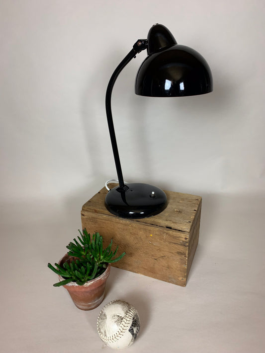 Svart vintage lampa