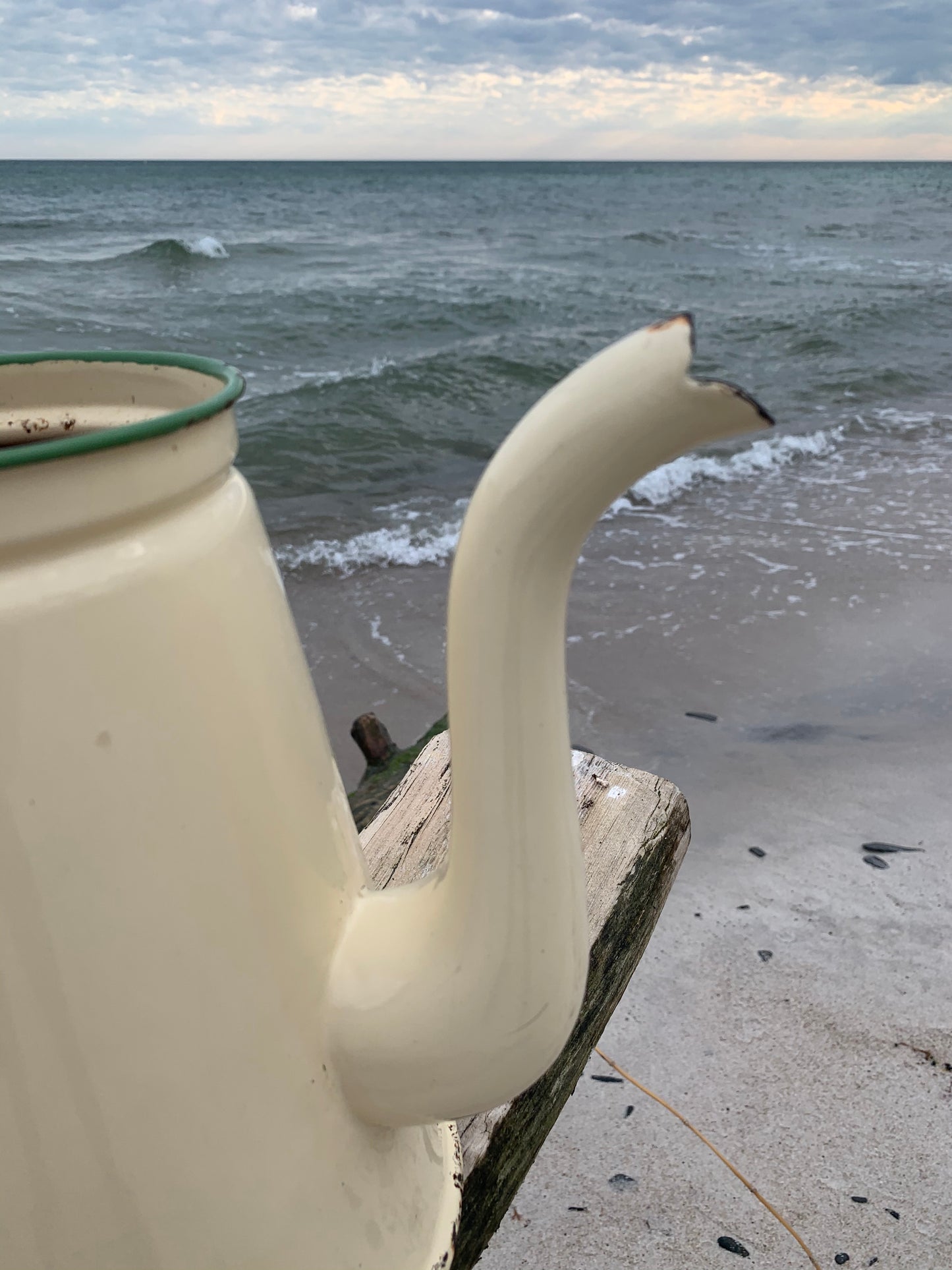 Emaljkanna från Glud och Marstrand