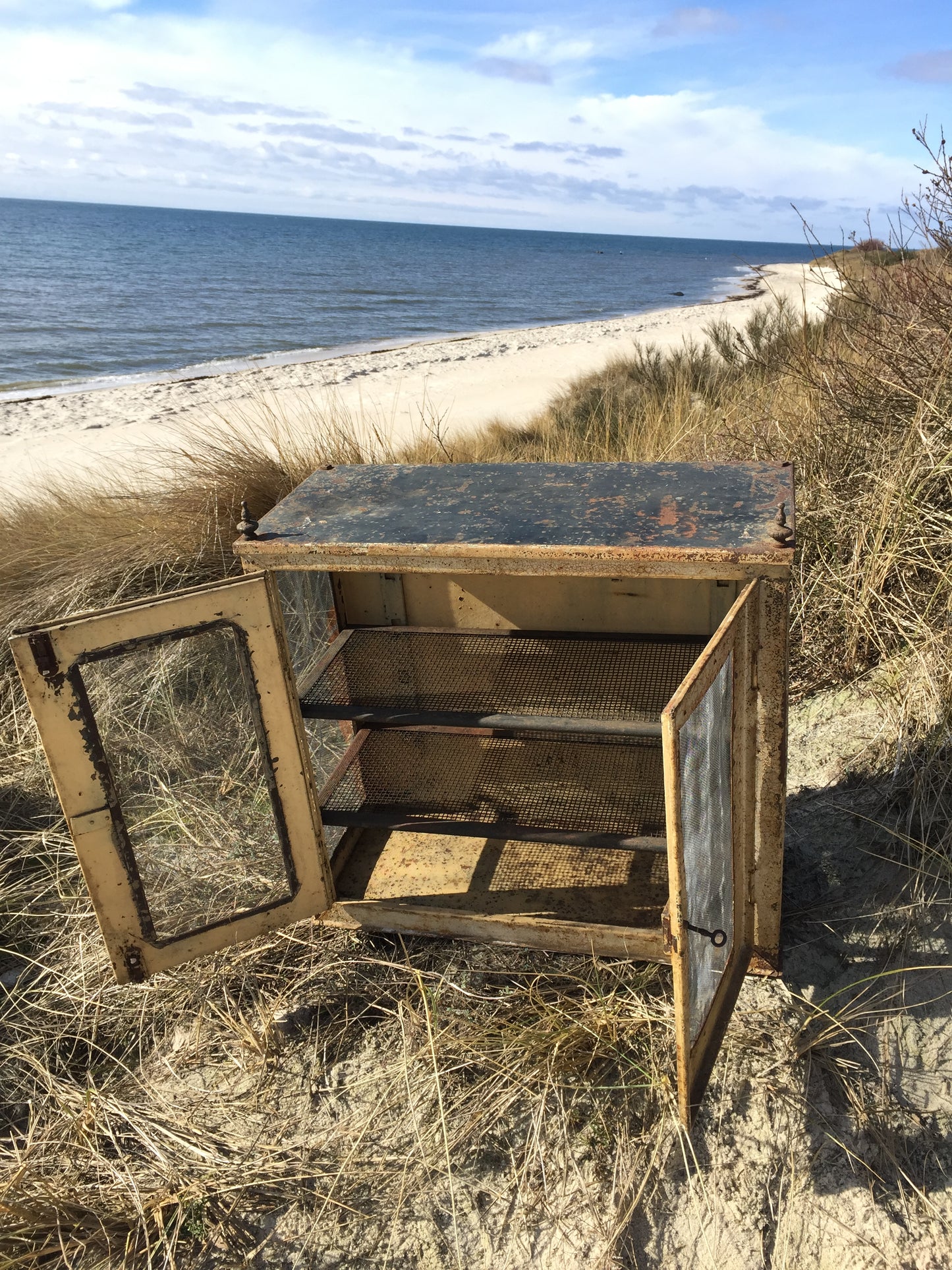 Flugskåp med fina detaljer